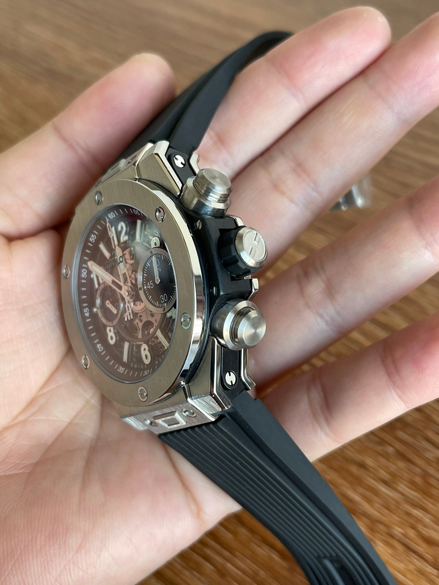 Hublot Big Bang Chronograph | 44MM | ตัวเรือนไทเทเนียม/สแตนเลสสตีล | หน้าปัดสเกเลตัน | จับเวลา Chronograph | กลไกอัตโนมัติ HUB4100