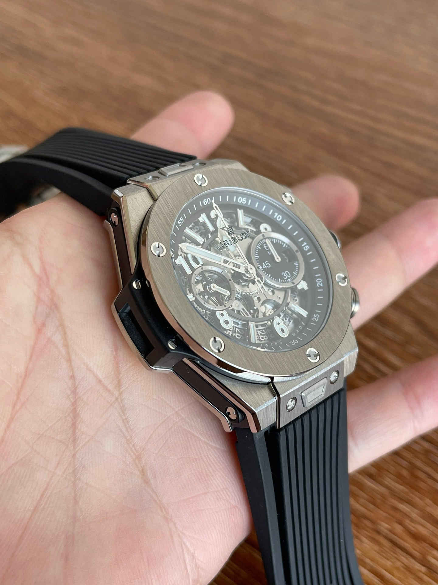 Hublot Big Bang Chronograph | 44MM | ตัวเรือนไทเทเนียม/สแตนเลสสตีล | หน้าปัดสเกเลตัน | จับเวลา Chronograph | กลไกอัตโนมัติ HUB4100