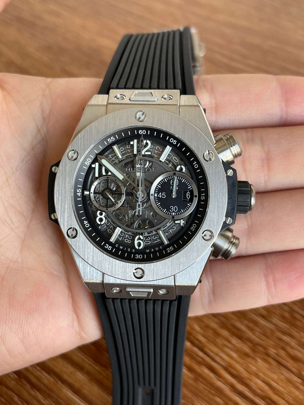 Hublot Big Bang Chronograph | 44MM | ตัวเรือนไทเทเนียม/สแตนเลสสตีล | หน้าปัดสเกเลตัน | จับเวลา Chronograph | กลไกอัตโนมัติ HUB4100
