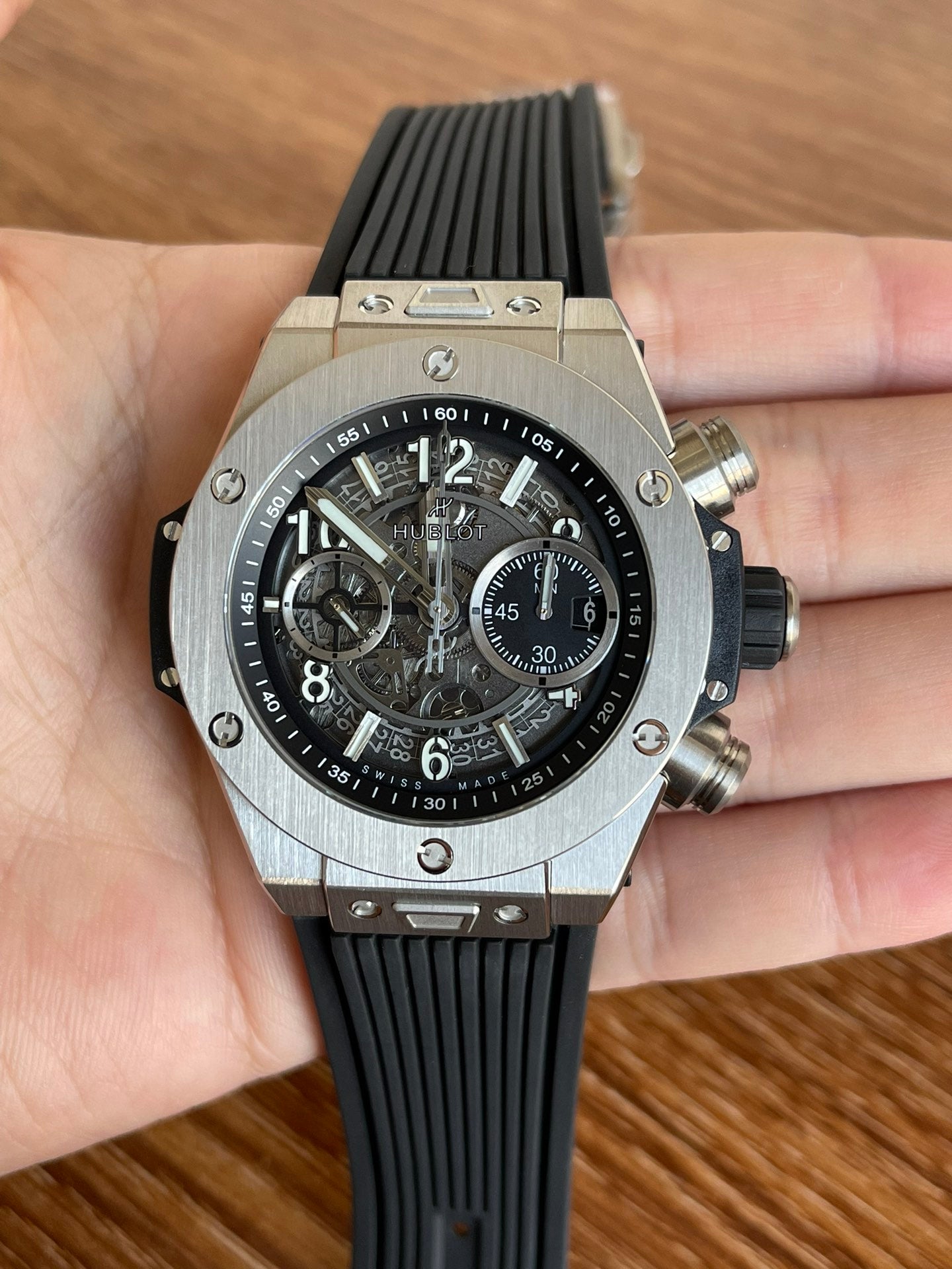 Hublot Big Bang Chronograph | 44MM | ตัวเรือนไทเทเนียม/สแตนเลสสตีล | หน้าปัดสเกเลตัน | จับเวลา Chronograph | กลไกอัตโนมัติ HUB4100