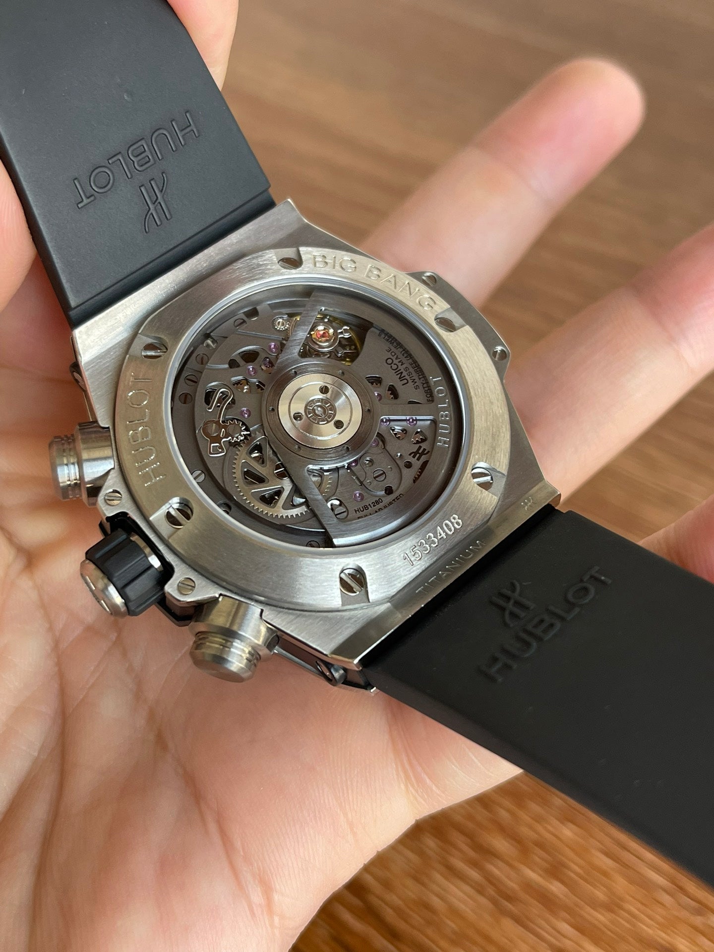 Hublot Big Bang Chronograph | 44MM | ตัวเรือนไทเทเนียม/สแตนเลสสตีล | หน้าปัดสเกเลตัน | จับเวลา Chronograph | กลไกอัตโนมัติ HUB4100