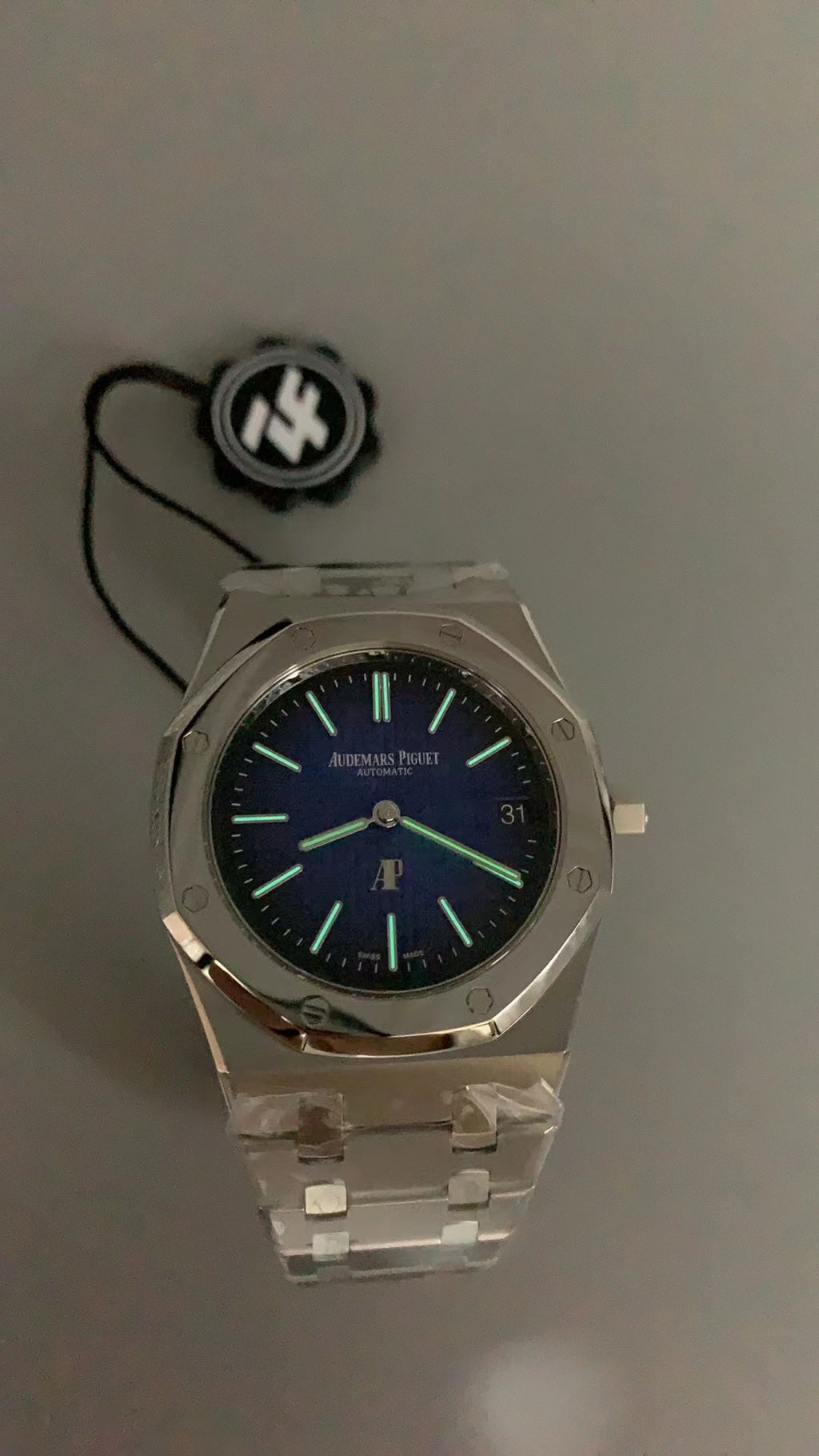 Audemars Piguet Royal Oak 15202ST | 39MM | ตัวเรือนสแตนเลสสตีล | หน้าปัดสีน้ำเงินไล่เฉด (Gradient Blue) | กลไกอัตโนมัติ Cal.2121