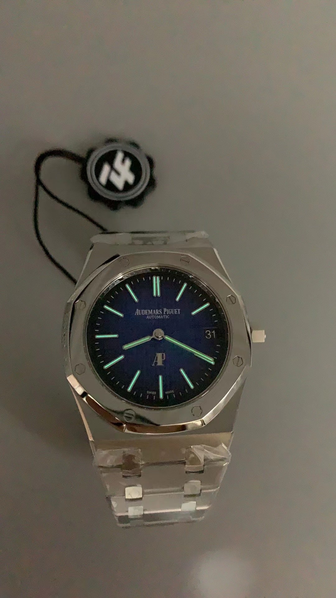 Audemars Piguet Royal Oak 15202ST | 39MM | ตัวเรือนสแตนเลสสตีล | หน้าปัดสีน้ำเงินไล่เฉด (Gradient Blue) | กลไกอัตโนมัติ Cal.2121