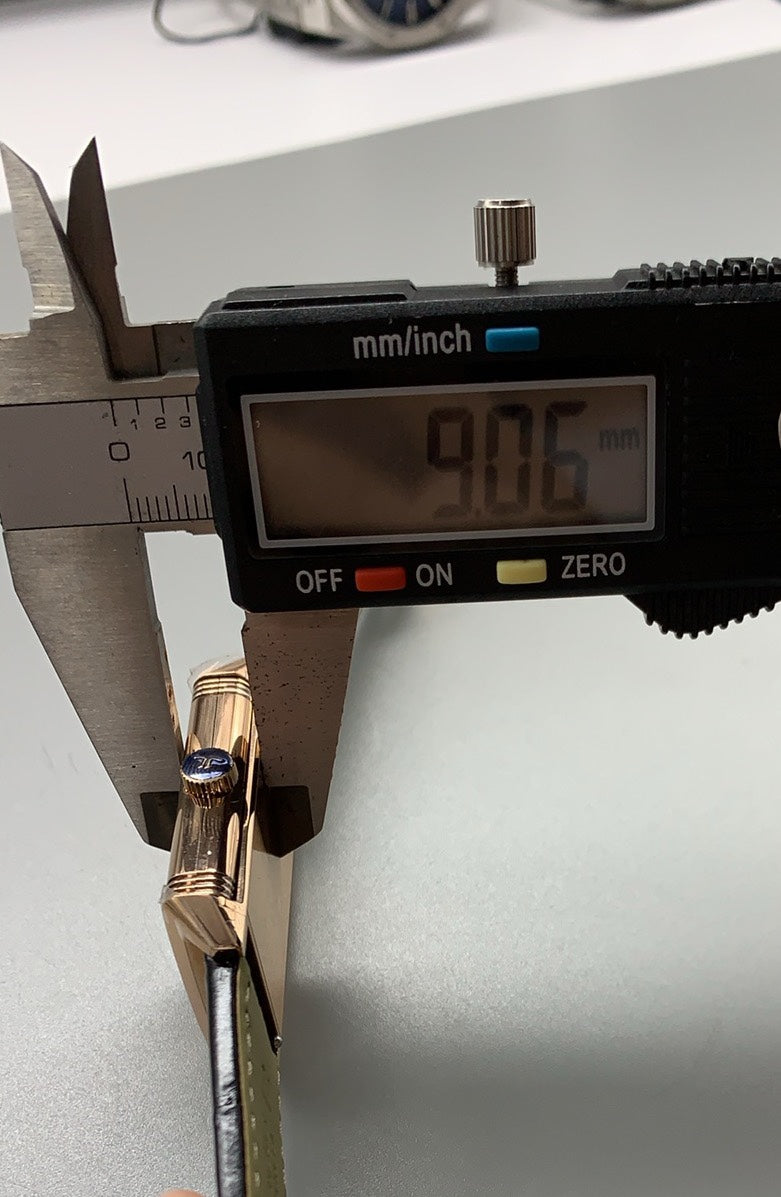 Jaeger-LeCoultre Reverso Tribute Small Seconds | 45.6×27.4MM | ตัวเรือนสแตนเลสสตีล | หน้าปัดสีเขียว | สายหนังจระเข้สีเขียว | กลไกไขลาน Cal.822/2