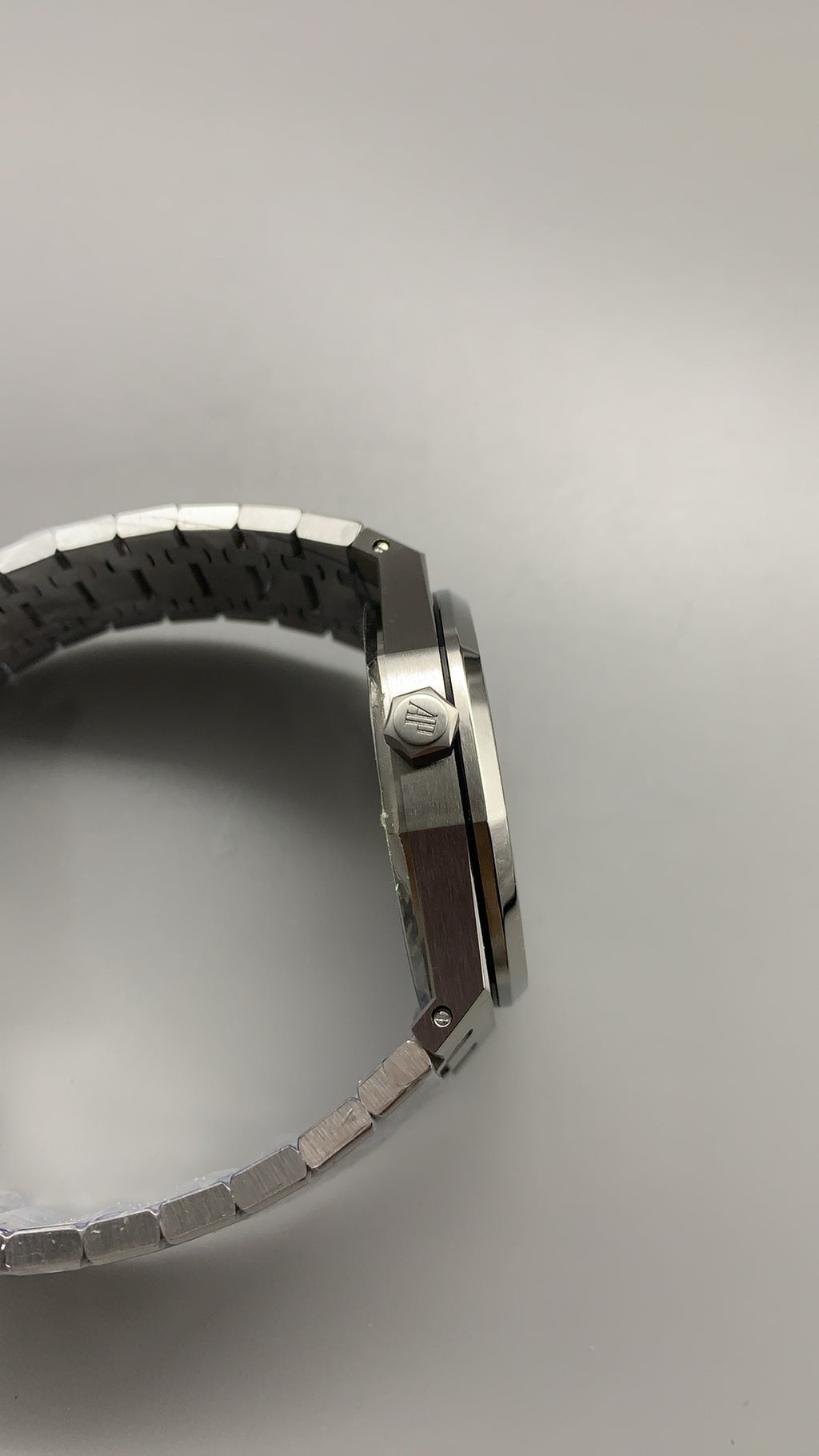 Audemars Piguet Royal Oak 15510ST | 41MM | ตัวเรือนสแตนเลสสตีล | หน้าปัดสีเทา | กลไกอัตโนมัติ Cal.4302