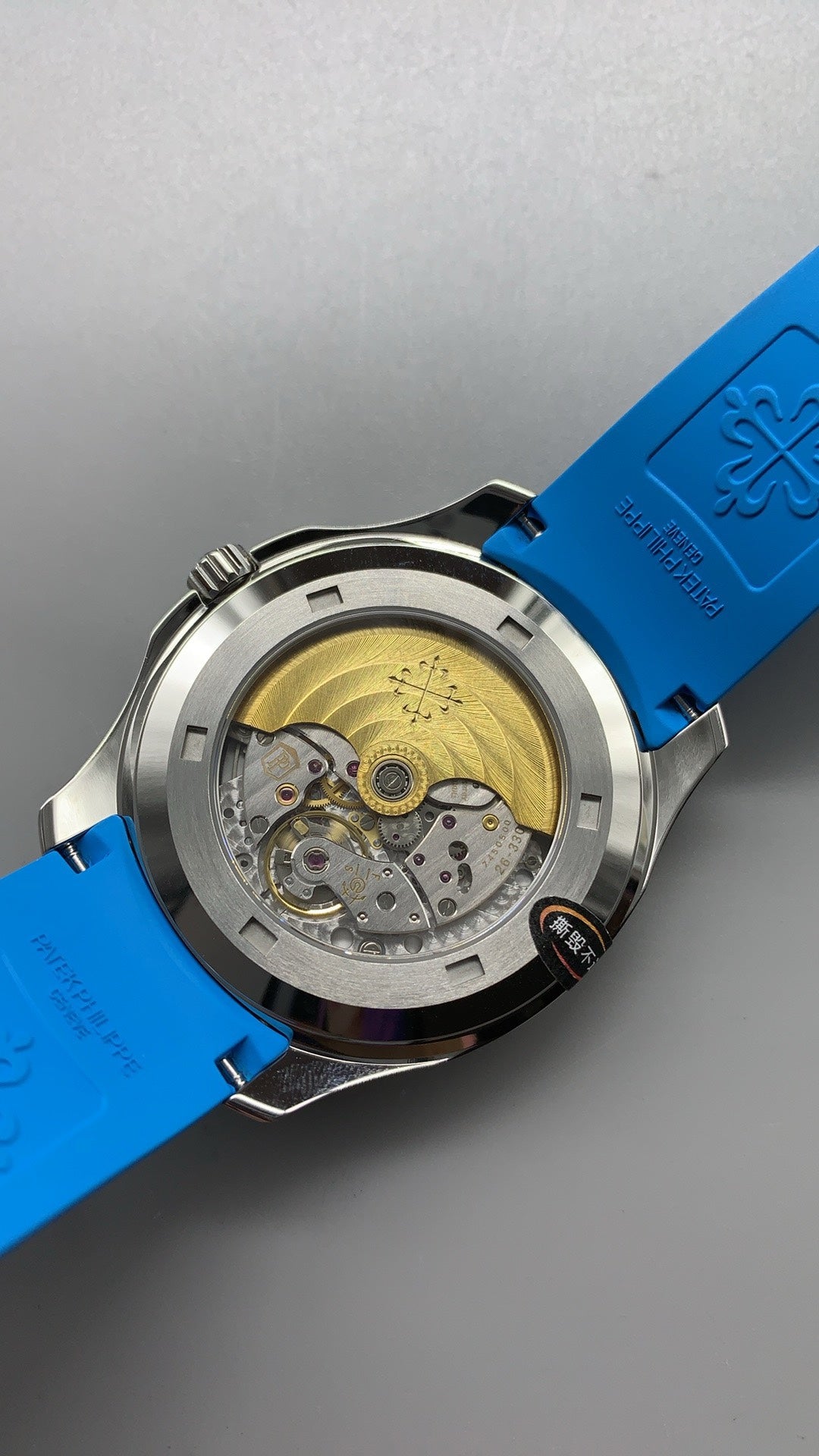 Patek Philippe Aquanaut 5167 | 40MM | หน้าปัดสีดำลายตาราง | สายยางสีน้ำเงิน | กลไกอัตโนมัติ Cal.324 S C