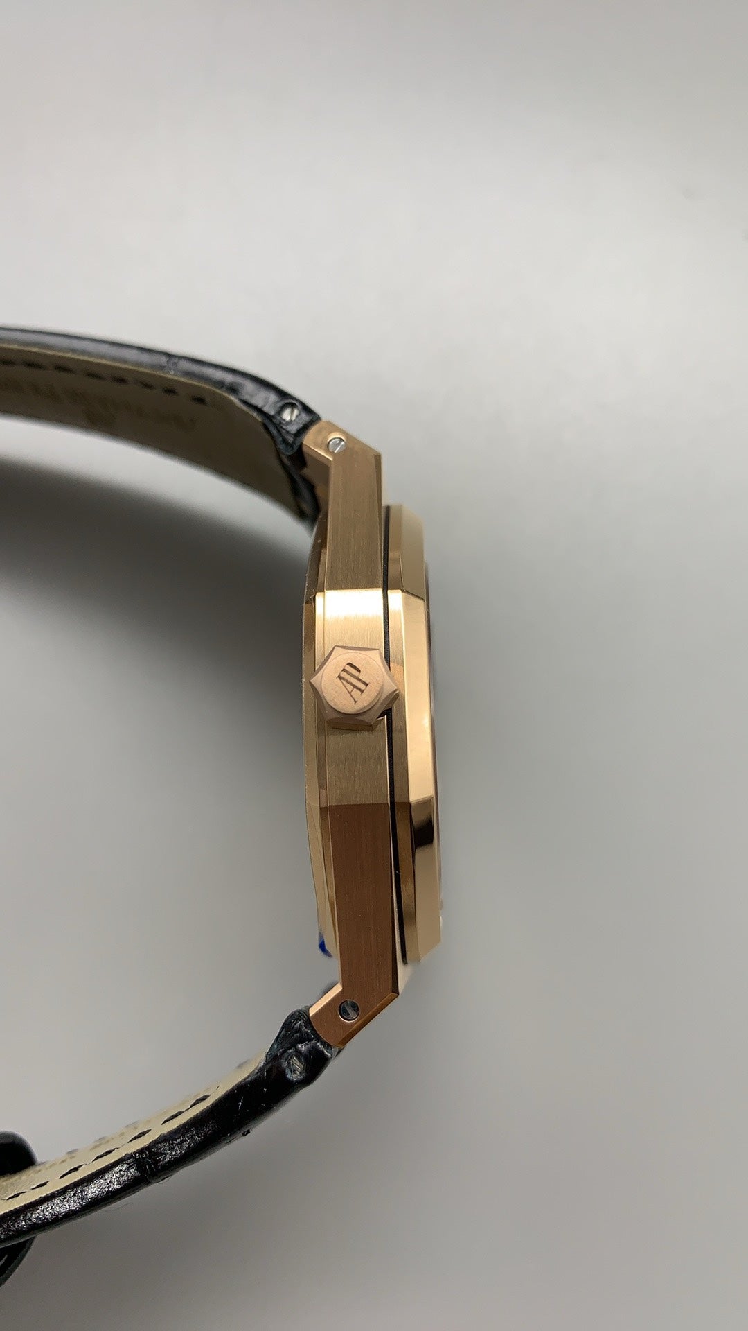 Audemars Piguet Royal Oak 15400ST | 41MM | ตัวเรือนสแตนเลสสตีล | หน้าปัดสีคลาสสิก | สายหนัง | กลไกอัตโนมัติ Cal.3120