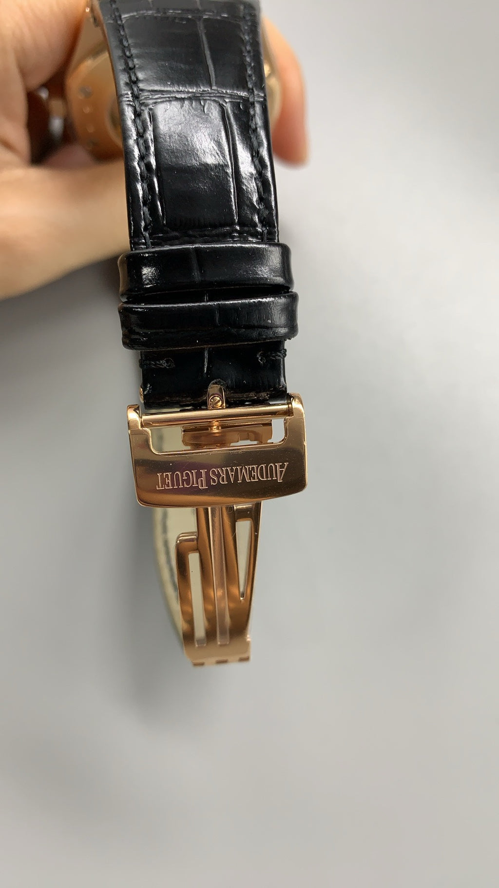 Audemars Piguet Royal Oak 15400ST | 41MM | ตัวเรือนสแตนเลสสตีล | หน้าปัดสีคลาสสิก | สายหนัง | กลไกอัตโนมัติ Cal.3120