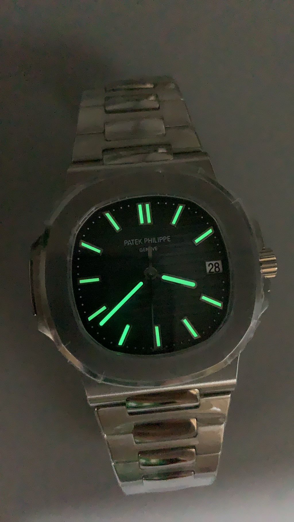 Patek Philippe Nautilus 5711 | 40MM | หน้าปัดสีน้ำเงินลายริ้ว | ตัวเรือนสแตนเลสสตีล | กลไกอัตโนมัติ Cal.324 S C