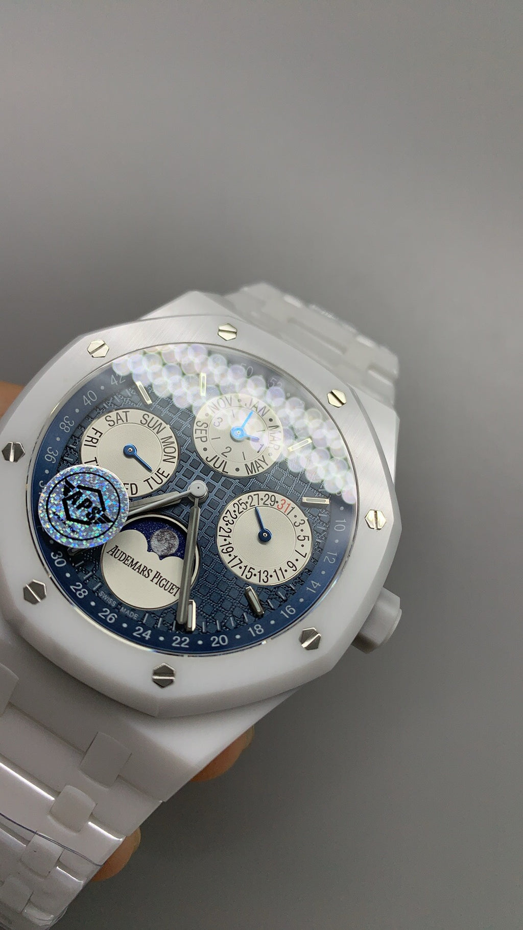 Audemars Piguet Royal Oak Perpetual Calendar 26579CB | 41MM | ตัวเรือนเซรามิกสีขาว | หน้าปัดสีน้ำเงิน | ปฏิทินถาวร (Perpetual Calendar) | กลไกอัตโนมัติ Cal.5134