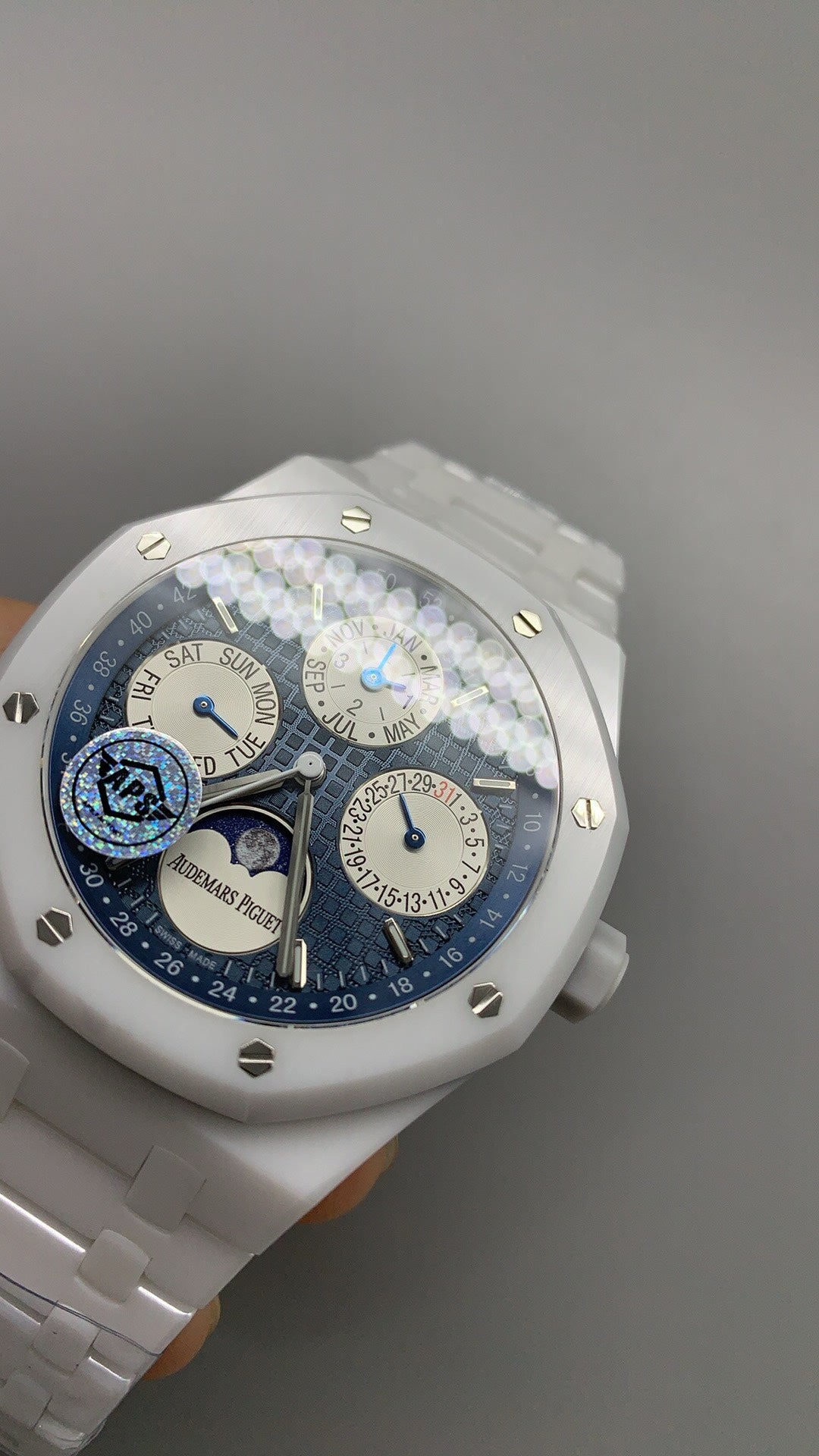 Audemars Piguet Royal Oak Perpetual Calendar 26579CB | 41MM | ตัวเรือนเซรามิกสีขาว | หน้าปัดสีน้ำเงิน | ปฏิทินถาวร (Perpetual Calendar) | กลไกอัตโนมัติ Cal.5134