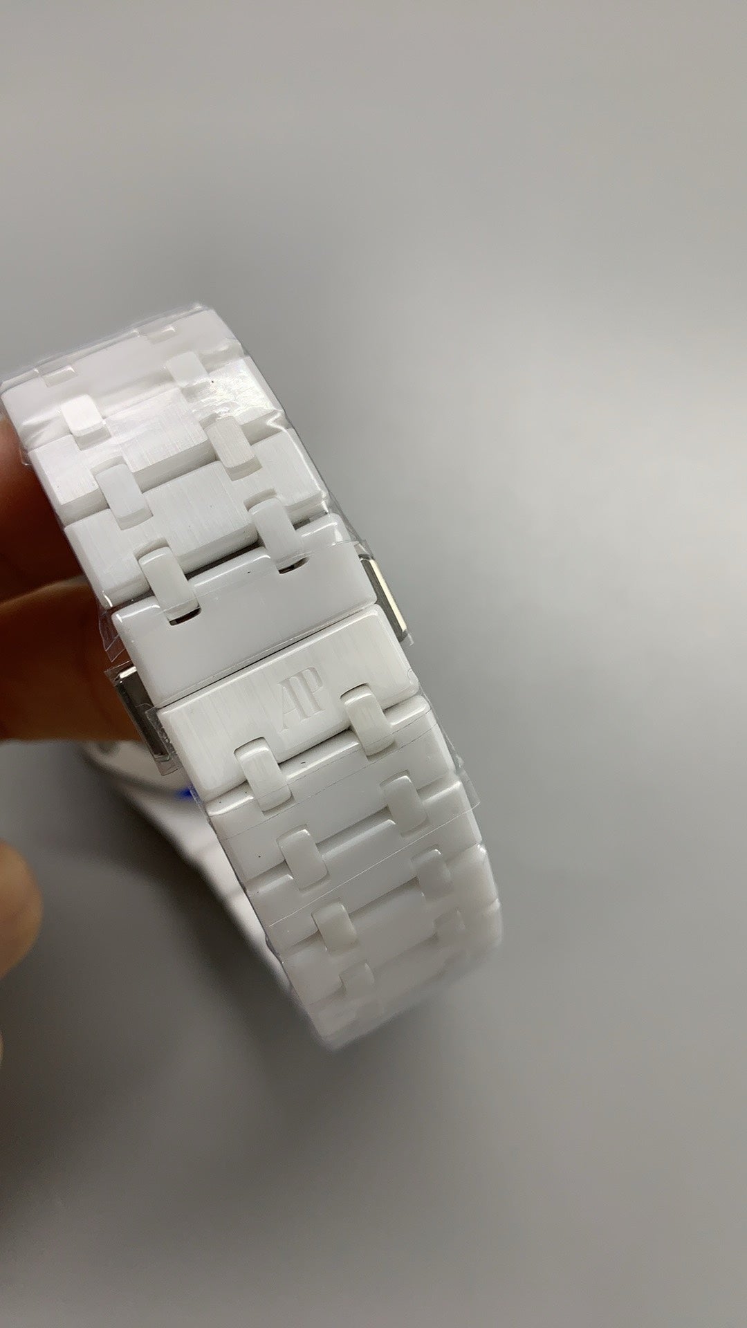 Audemars Piguet Royal Oak Perpetual Calendar 26579CB | 41MM | ตัวเรือนเซรามิกสีขาว | หน้าปัดสีน้ำเงิน | ปฏิทินถาวร (Perpetual Calendar) | กลไกอัตโนมัติ Cal.5134