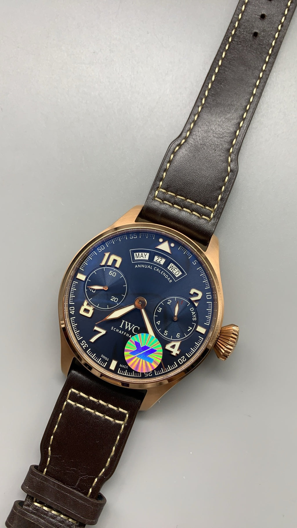 IWC Big Pilot’s Annual Calendar “Le Petit Prince” | 46MM | หน้าปัดสีน้ำเงิน | ตัวเรือนทองกุหลาบ | สายหนังสีน้ำตาล