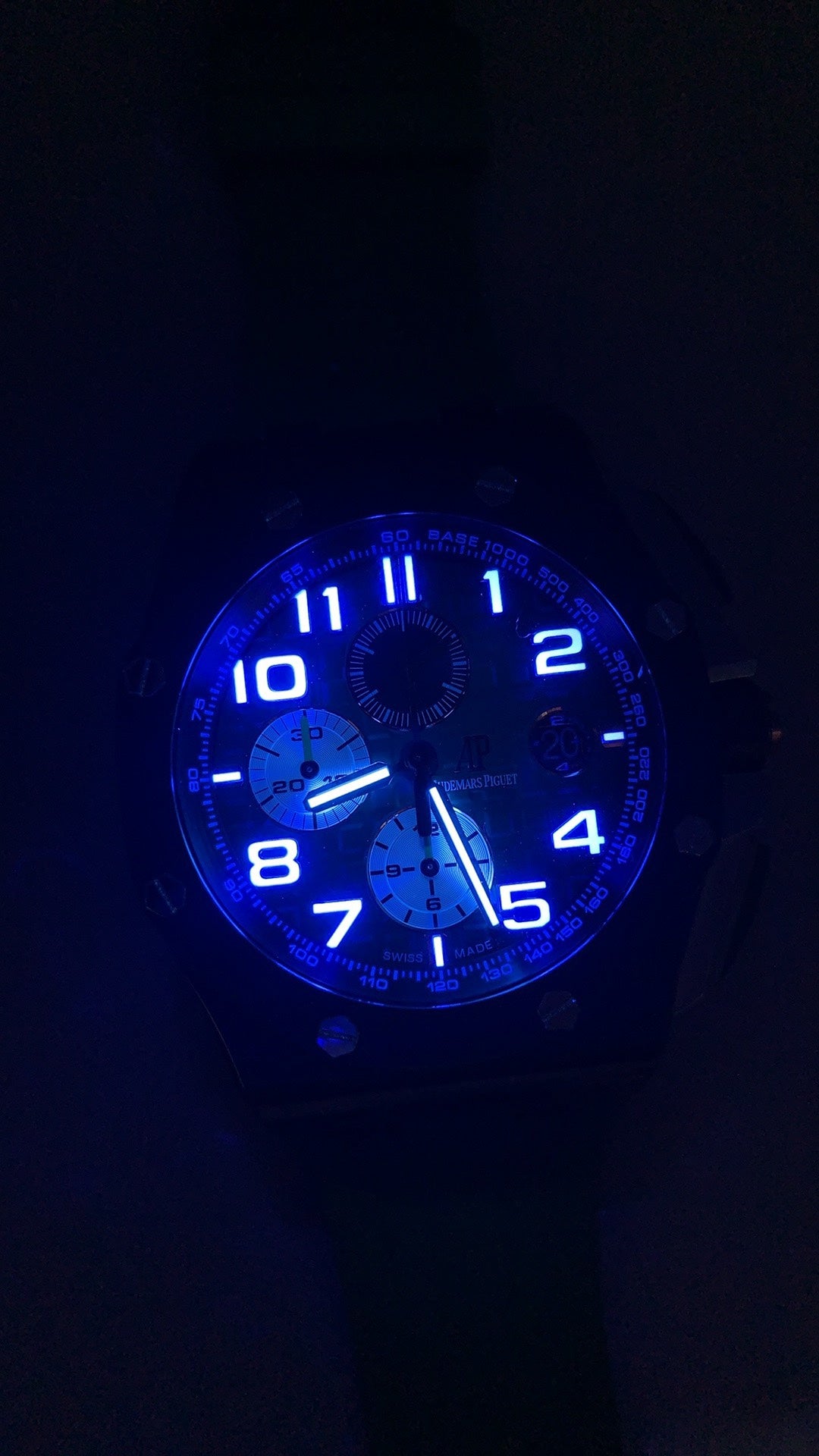 Audemars Piguet Royal Oak Offshore 26405CE.OO.A056CA.01 | 44MM | ตัวเรือนสแตนเลสสตีล | ขอบเซรามิกสีเขียว | หน้าปัดสีเขียวพร้อมหน้าปัดย่อยสีขาว | สายยางสีเขียว | จับเวลา Chronograph | กลไกอัตโนมัติ Cal.3126