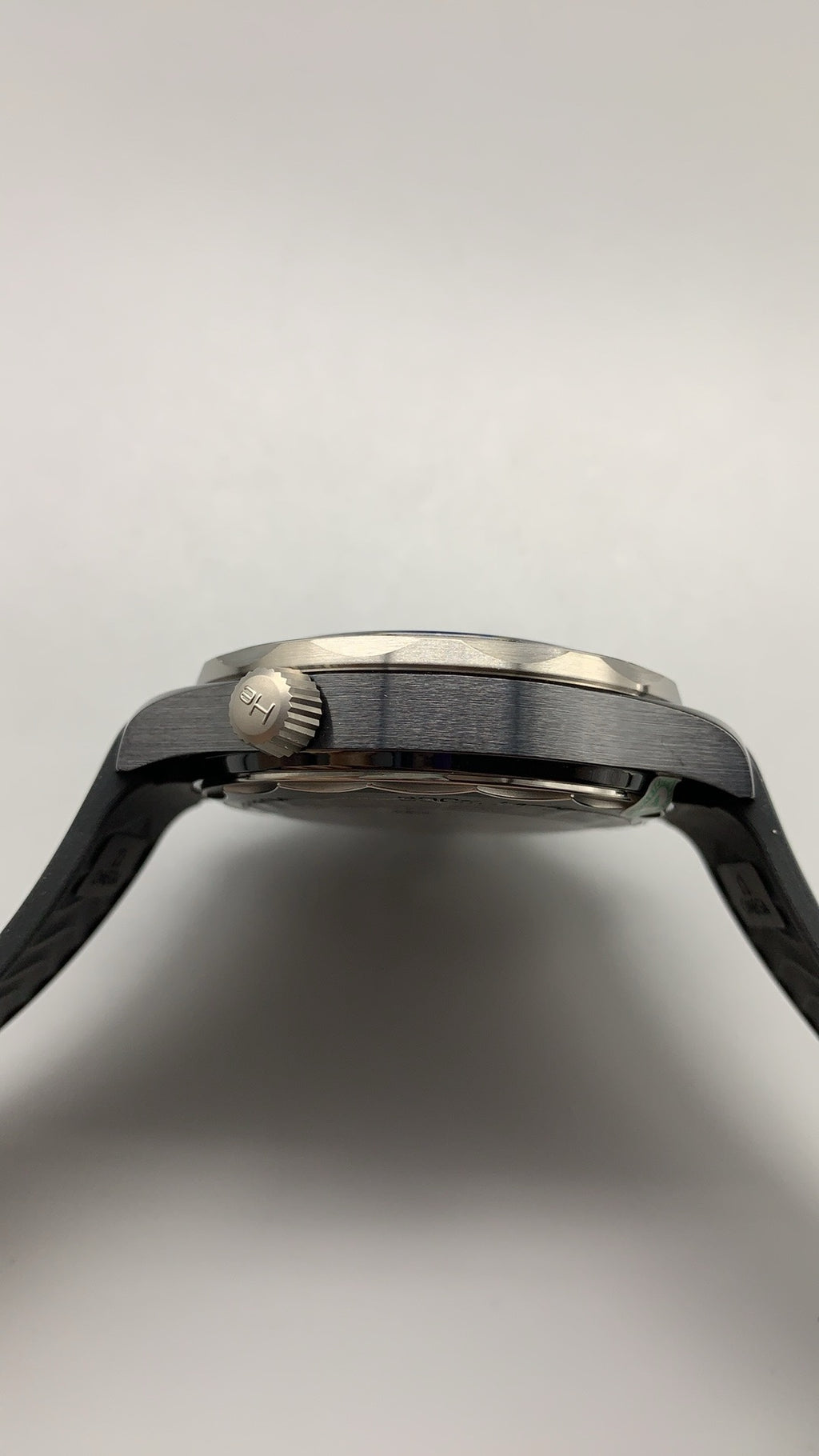 Omega Seamaster Diver 300M 42MM | กลไกอัตโนมัติ Co-Axial Master Chronometer ขนาดตัวเรือน: 42 มม.