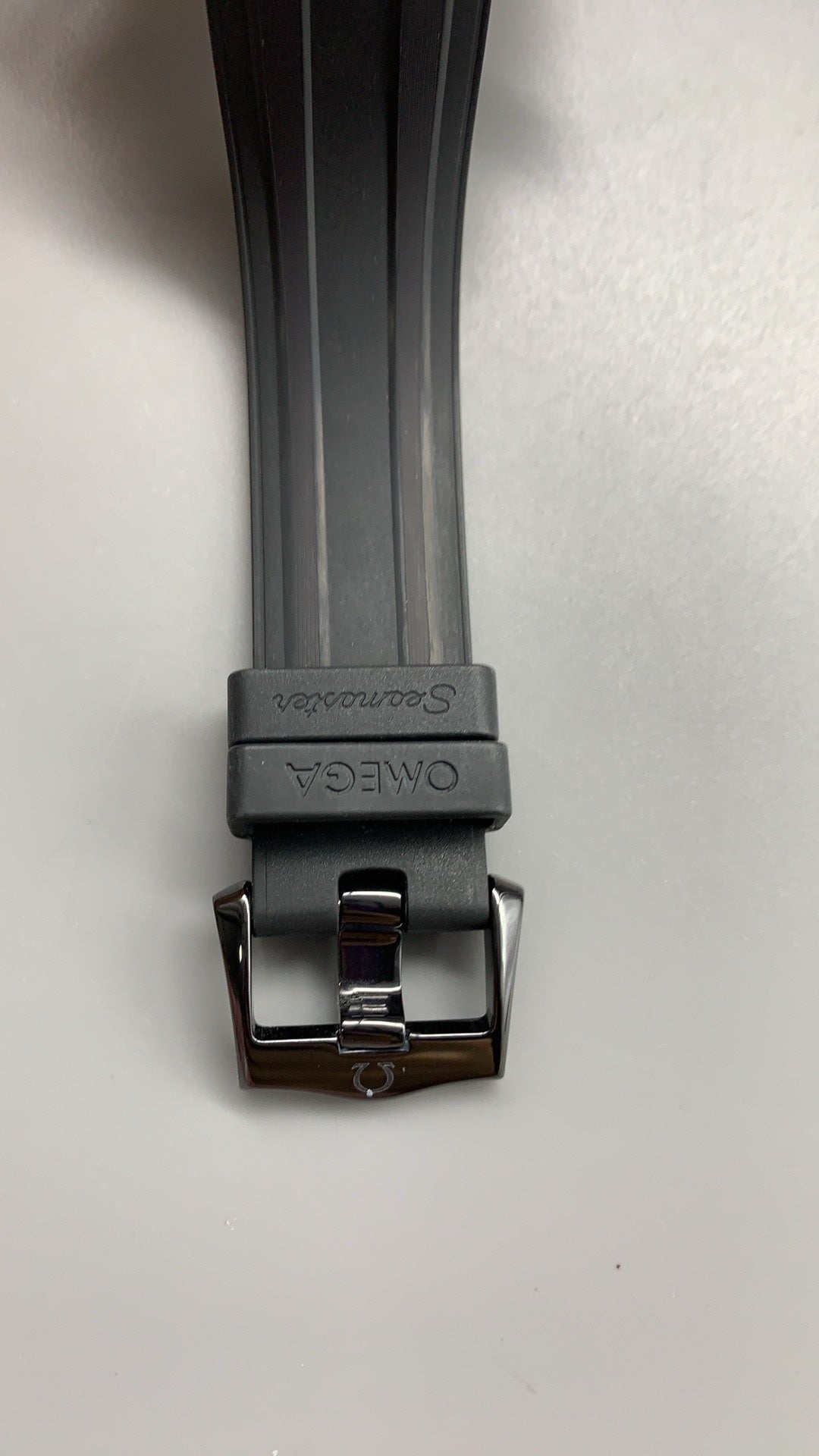 Omega Seamaster Diver 300M 42MM | กลไกอัตโนมัติ Co-Axial Master Chronometer ขนาดตัวเรือน: 42 มม.