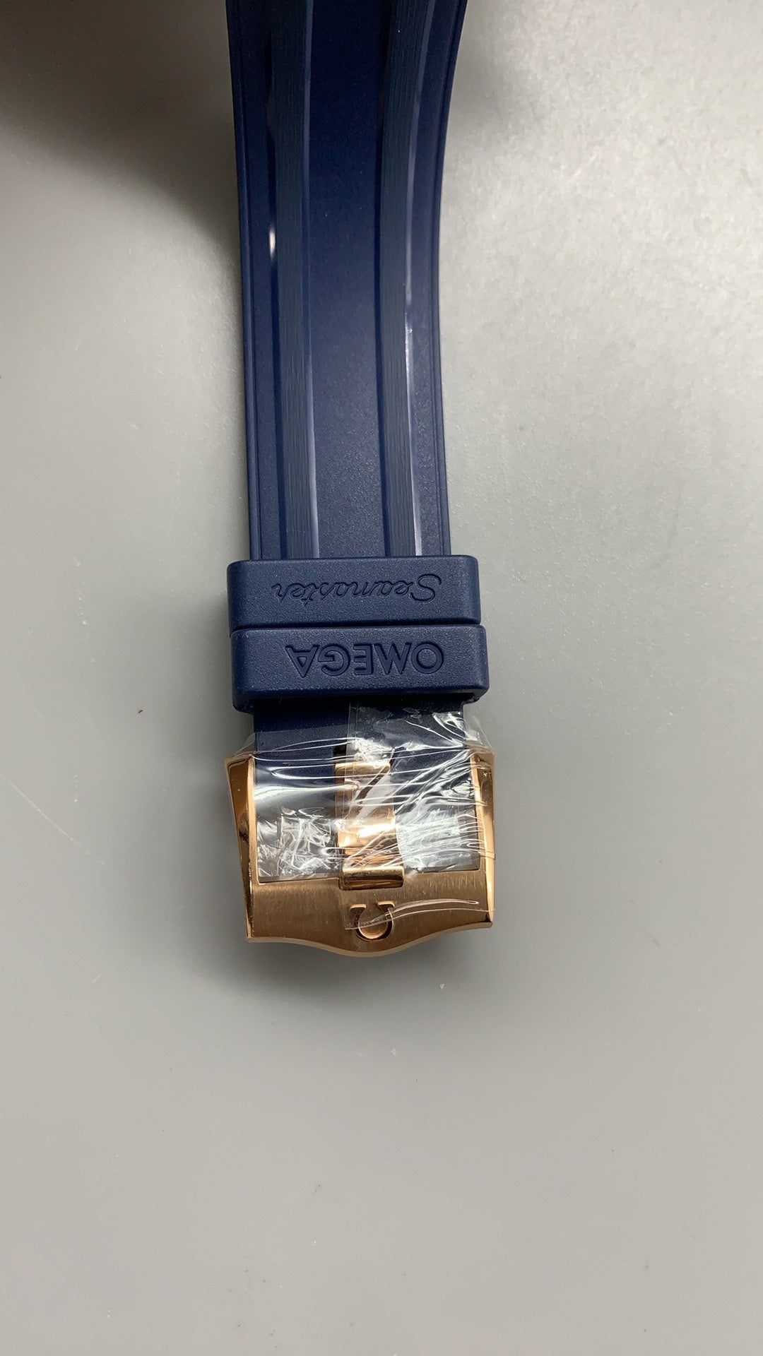 Omega Seamaster Diver 300M 42MM | กลไกอัตโนมัติ Co-Axial Master Chronometer ขนาดตัวเรือน: 42 มม.