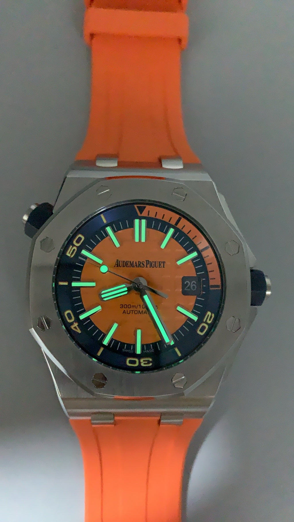 Audemars Piguet Royal Oak Offshore Diver 15710ST | 42MM | ตัวเรือนสแตนเลสสตีล | หน้าปัดสีส้ม | สายยางสีส้ม | กลไกอัตโนมัติ Cal.3120