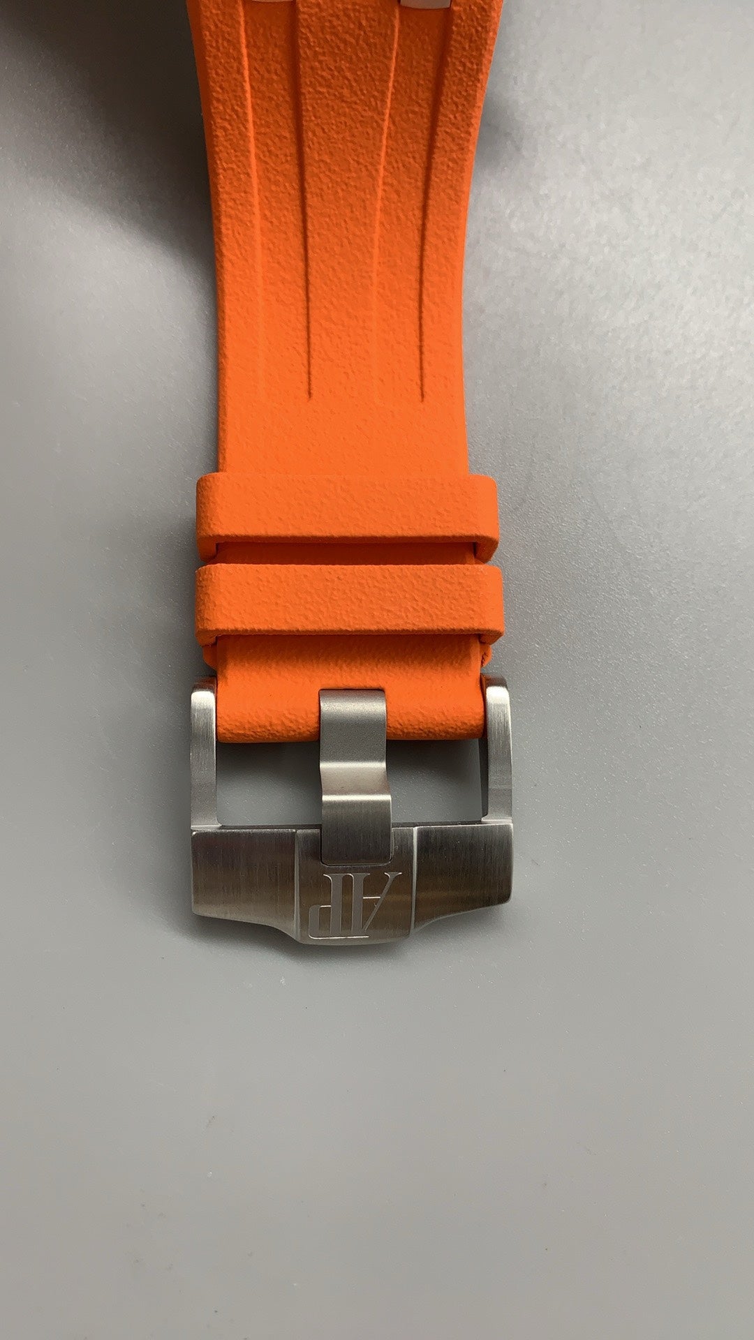 Audemars Piguet Royal Oak Offshore Diver 15710ST | 42MM | ตัวเรือนสแตนเลสสตีล | หน้าปัดสีส้ม | สายยางสีส้ม | กลไกอัตโนมัติ Cal.3120