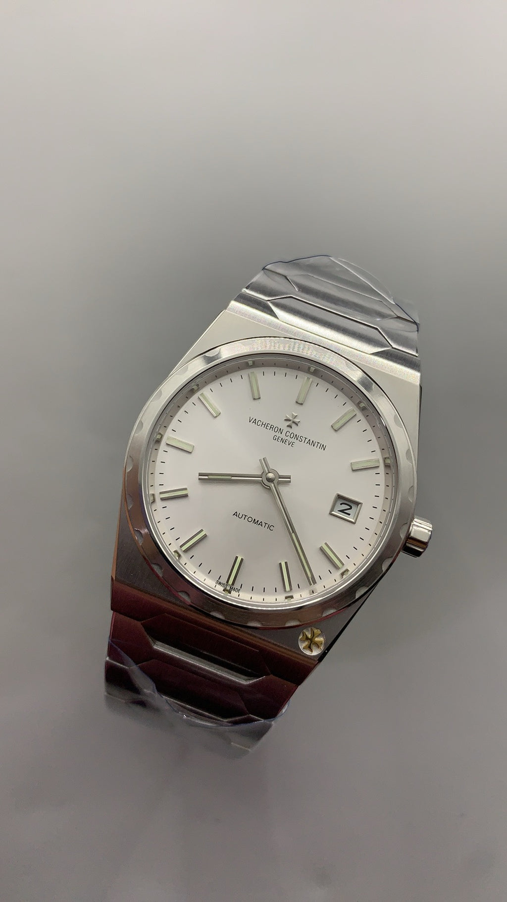 Vacheron Constantin Historiques 222 | 37MM | ตัวเรือนสแตนเลสสตีล | หน้าปัดสีทองแชมเปญ | สายเหล็กสแตนเลส | กลไกอัตโนมัติ Cal.2455/2