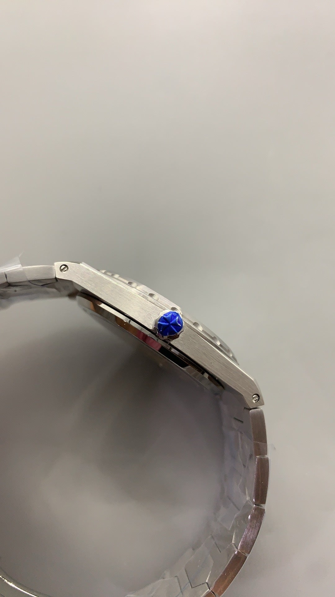 Vacheron Constantin Historiques 222 | 37MM | ตัวเรือนสแตนเลสสตีล | หน้าปัดสีทองแชมเปญ | สายเหล็กสแตนเลส | กลไกอัตโนมัติ Cal.2455/2