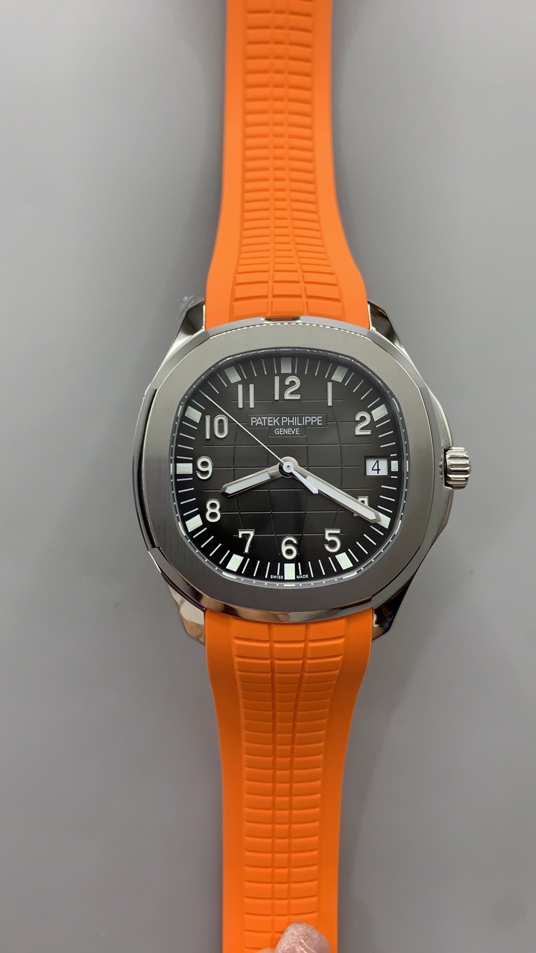 Patek Philippe Aquanaut 5167 | 40MM | หน้าปัดสีดำลายตาราง | สายยางสีส้ม | กลไกอัตโนมัติ Cal.324 S C