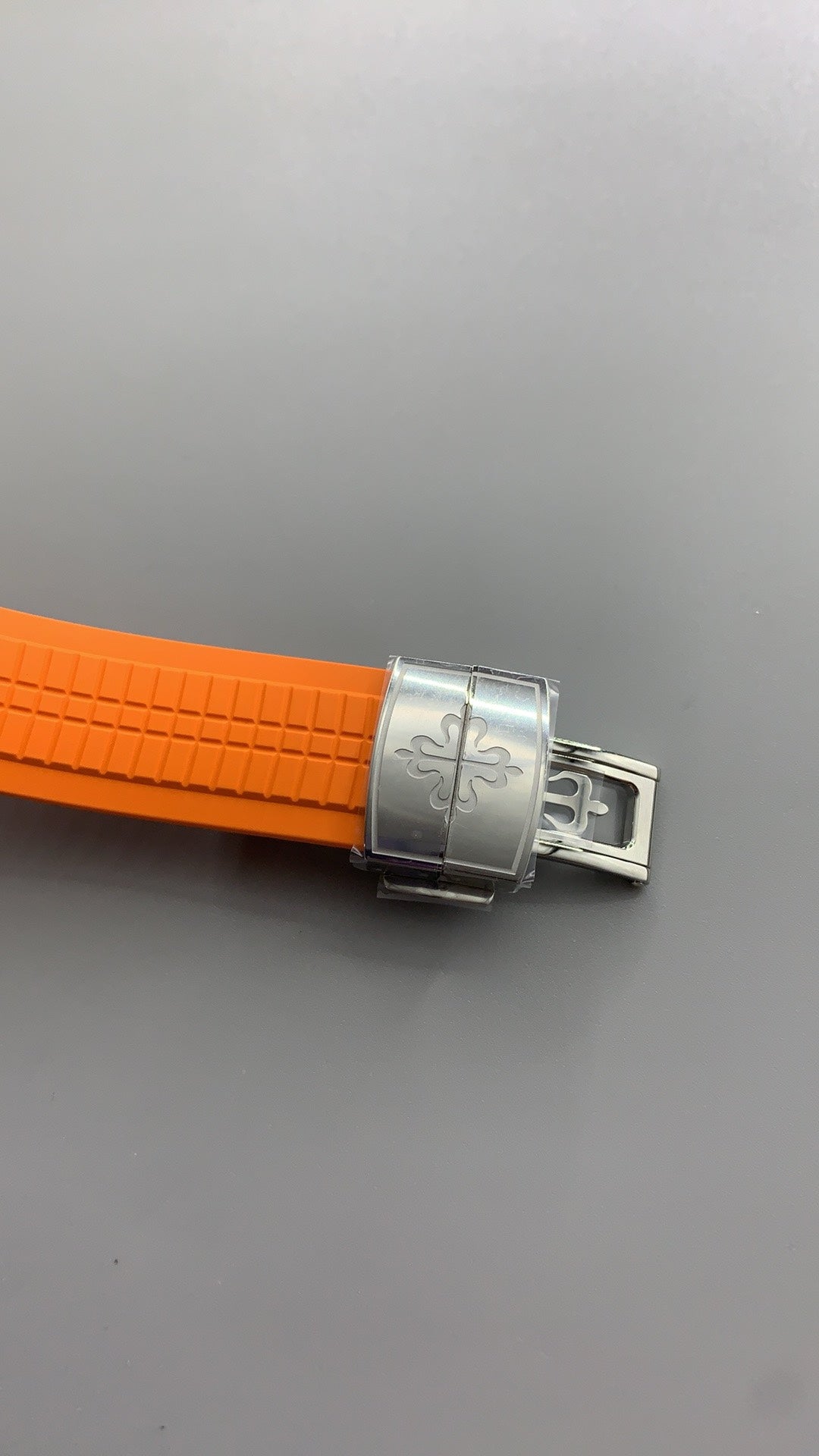 Patek Philippe Aquanaut 5167 | 40MM | หน้าปัดสีดำลายตาราง | สายยางสีส้ม | กลไกอัตโนมัติ Cal.324 S C