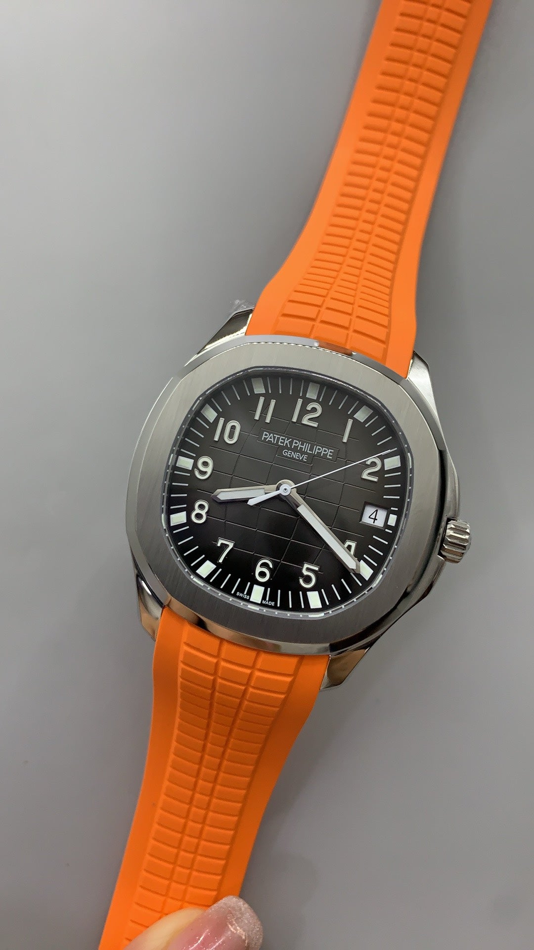 Patek Philippe Aquanaut 5167 | 40MM | หน้าปัดสีดำลายตาราง | สายยางสีส้ม | กลไกอัตโนมัติ Cal.324 S C