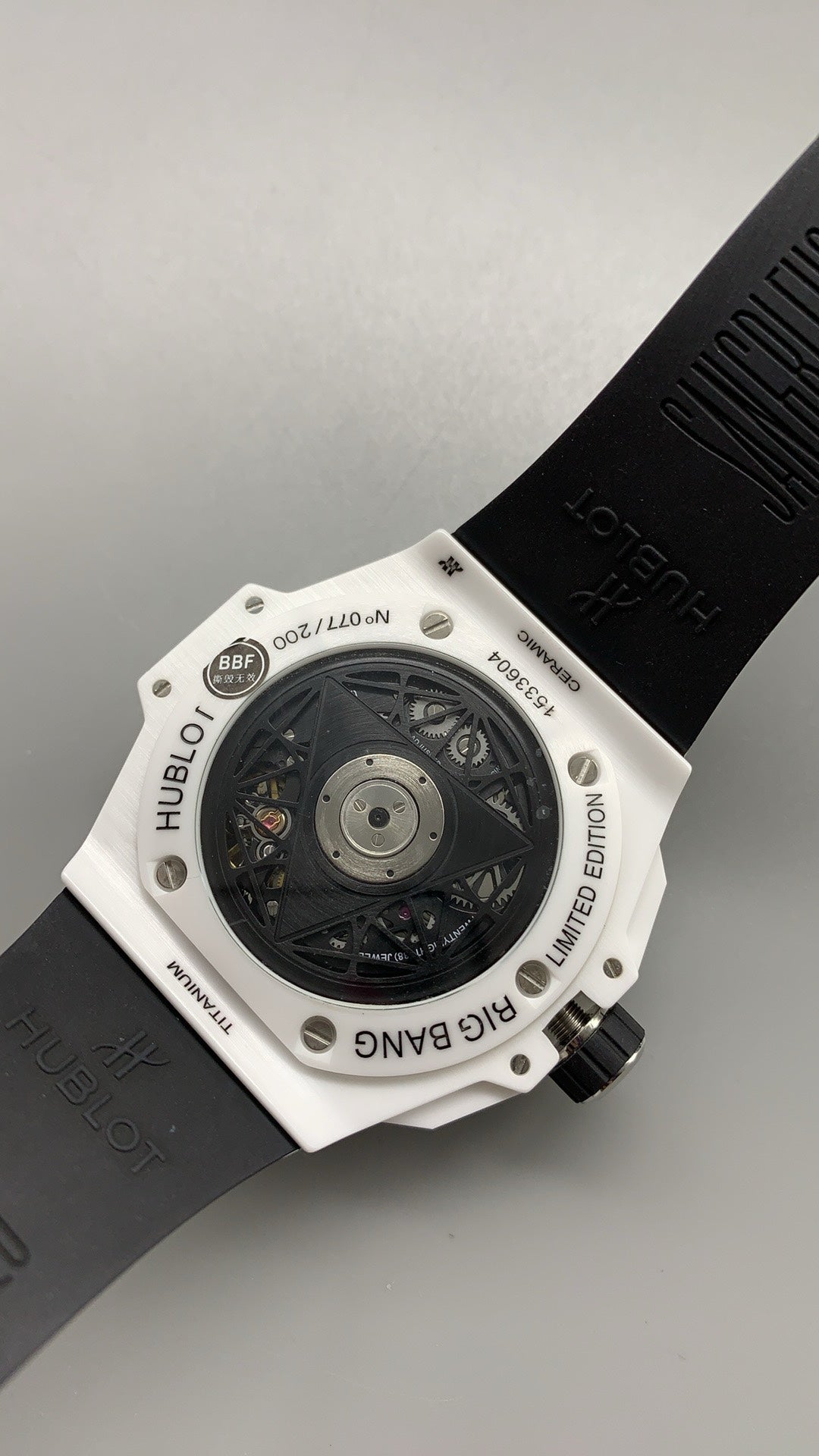 Hublot Big Bang Unico II Sang Bleu | 44MM | ตัวเรือนเซรามิกทั้งเรือน | หน้าปัดสเกเลตันลายเรขาคณิต | จับเวลา Chronograph | กลไกอัตโนมัติ HUB1280