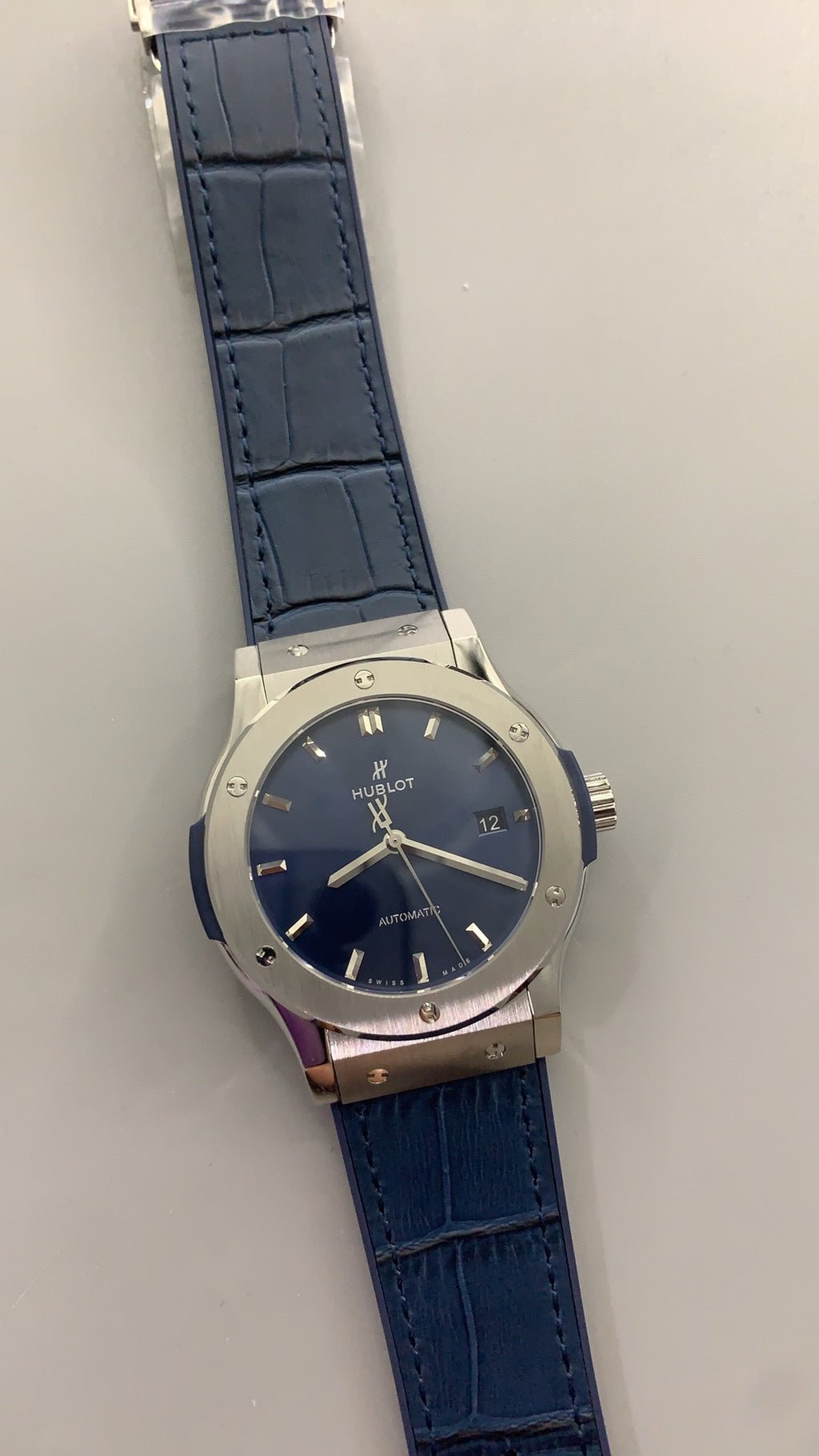 Hublot Classic Fusion | 42MM | ตัวเรือนไทเทเนียม | หน้าปัดสีน้ำเงิน | กลไกอัตโนมัติ HUB1110