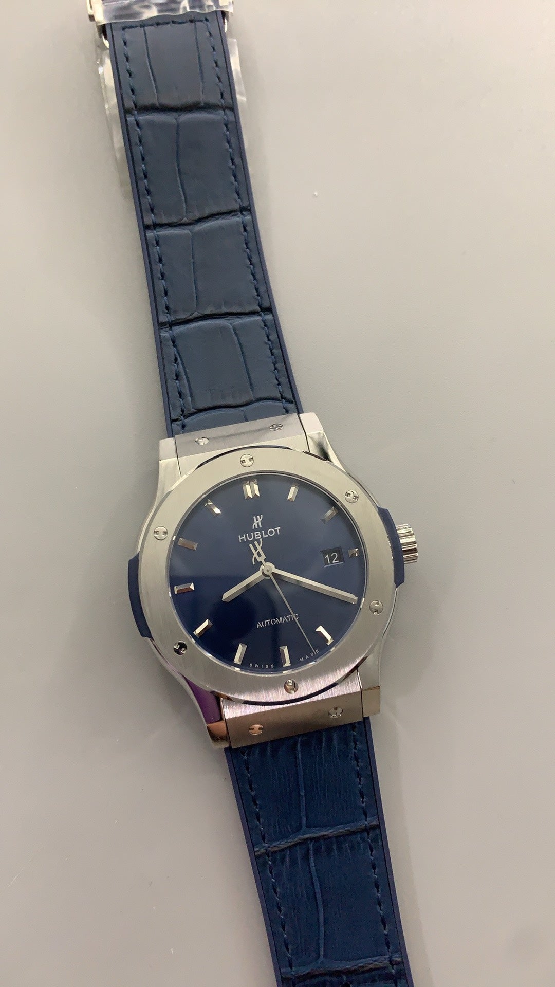 Hublot Classic Fusion | 42MM | ตัวเรือนไทเทเนียม | หน้าปัดสีน้ำเงิน | กลไกอัตโนมัติ HUB1110