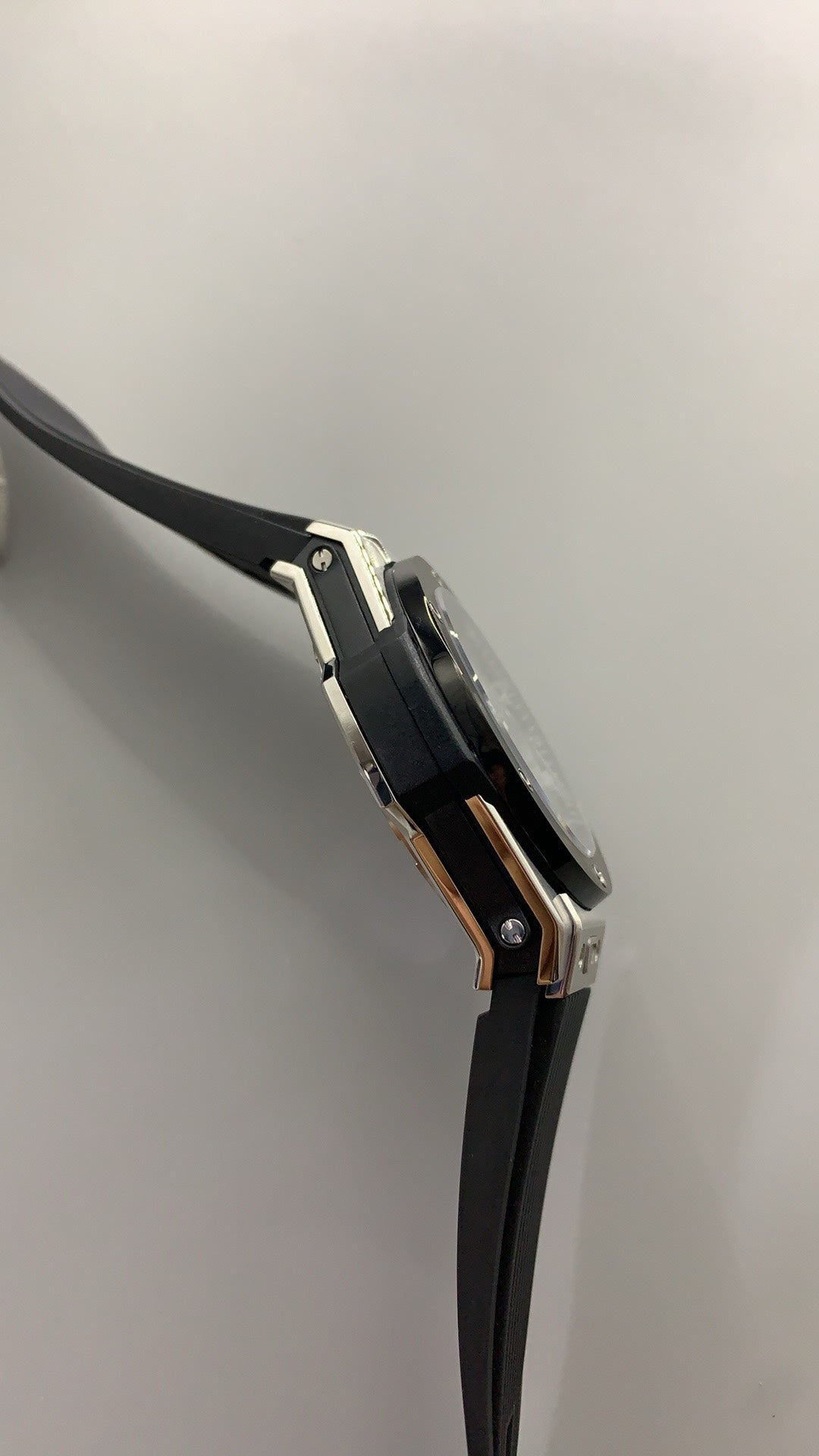 Hublot Big Bang Tourbillon | 44MM | ตัวเรือนไทเทเนียม | หน้าปัดสเกเลตัน | ระบบ Flying Tourbillon | กลไกไขลานมือ HUB6011