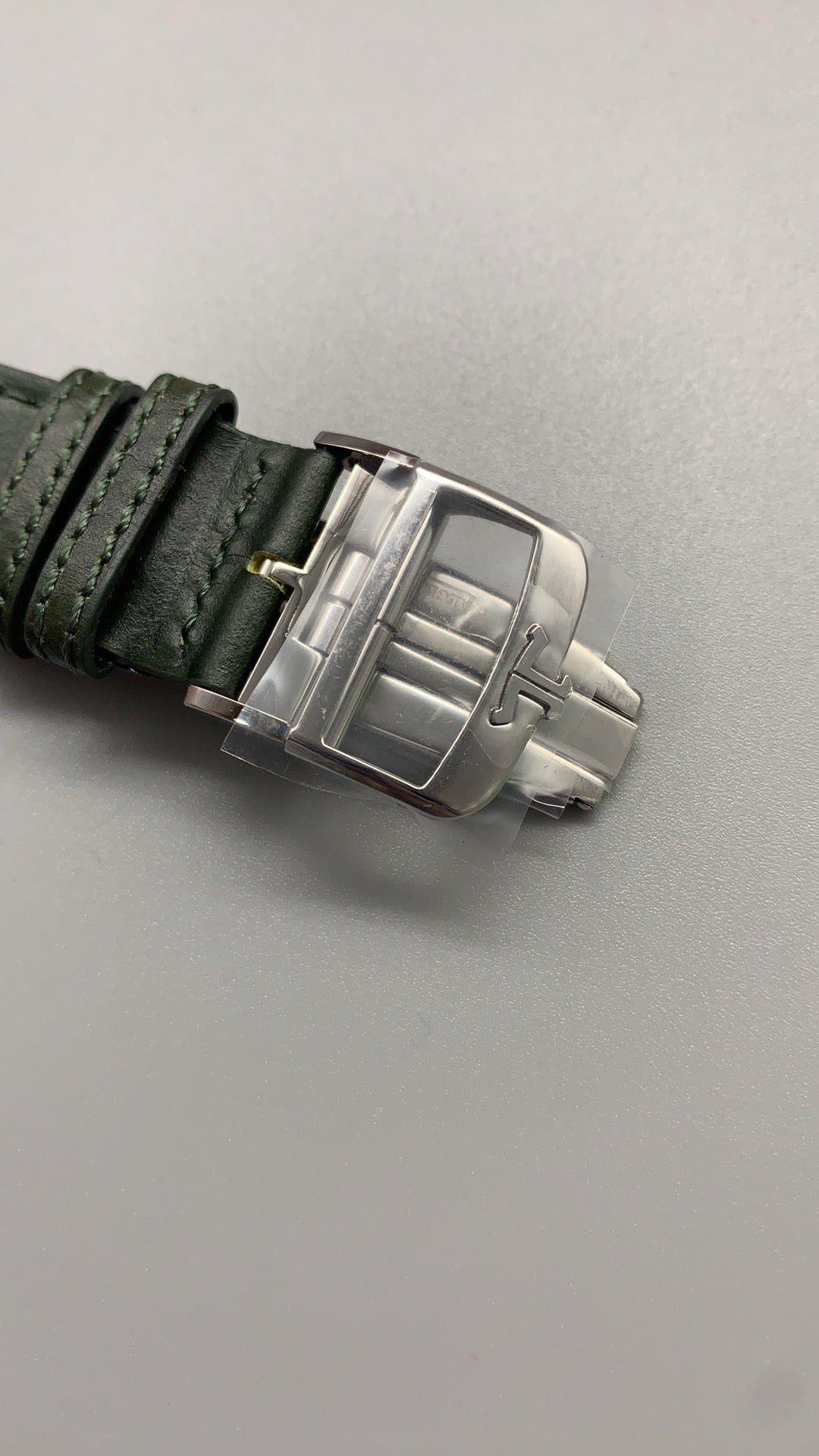Jaeger-LeCoultre Reverso Tribute Small Seconds | 45.6×27.4MM | ตัวเรือนสแตนเลสสตีล | หน้าปัดสีเขียว | สายหนังจระเข้สีเขียว | กลไกไขลาน Cal.822/2