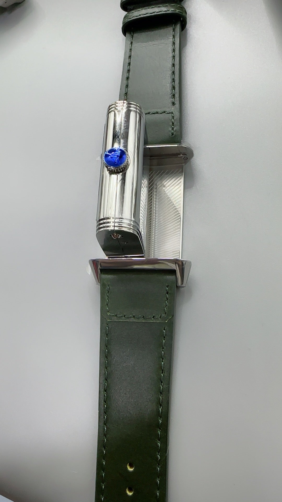 Jaeger-LeCoultre Reverso Tribute Small Seconds | 45.6×27.4MM | ตัวเรือนสแตนเลสสตีล | หน้าปัดสีเขียว | สายหนังจระเข้สีเขียว | กลไกไขลาน Cal.822/2
