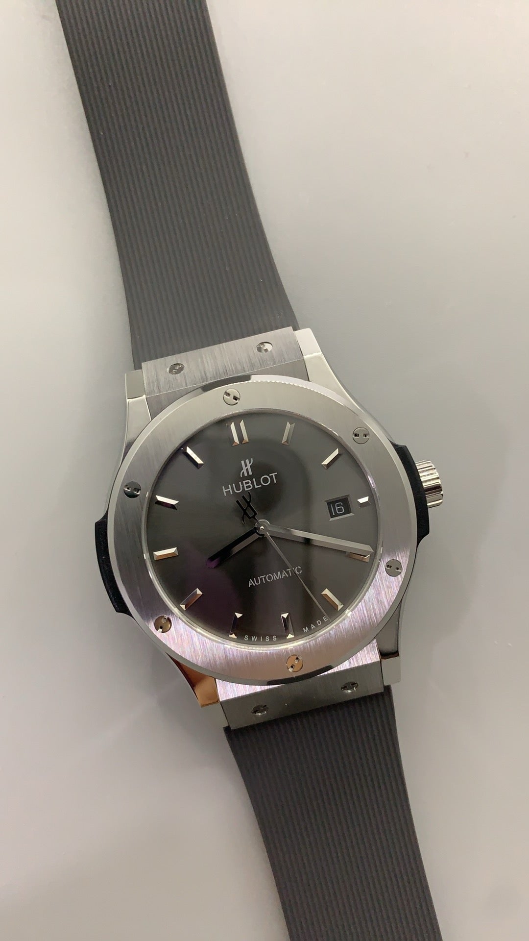 Hublot Classic Fusion | 42MM | ตัวเรือนไทเทเนียม | หน้าปัดสีเทา | กลไกอัตโนมัติ HUB1110