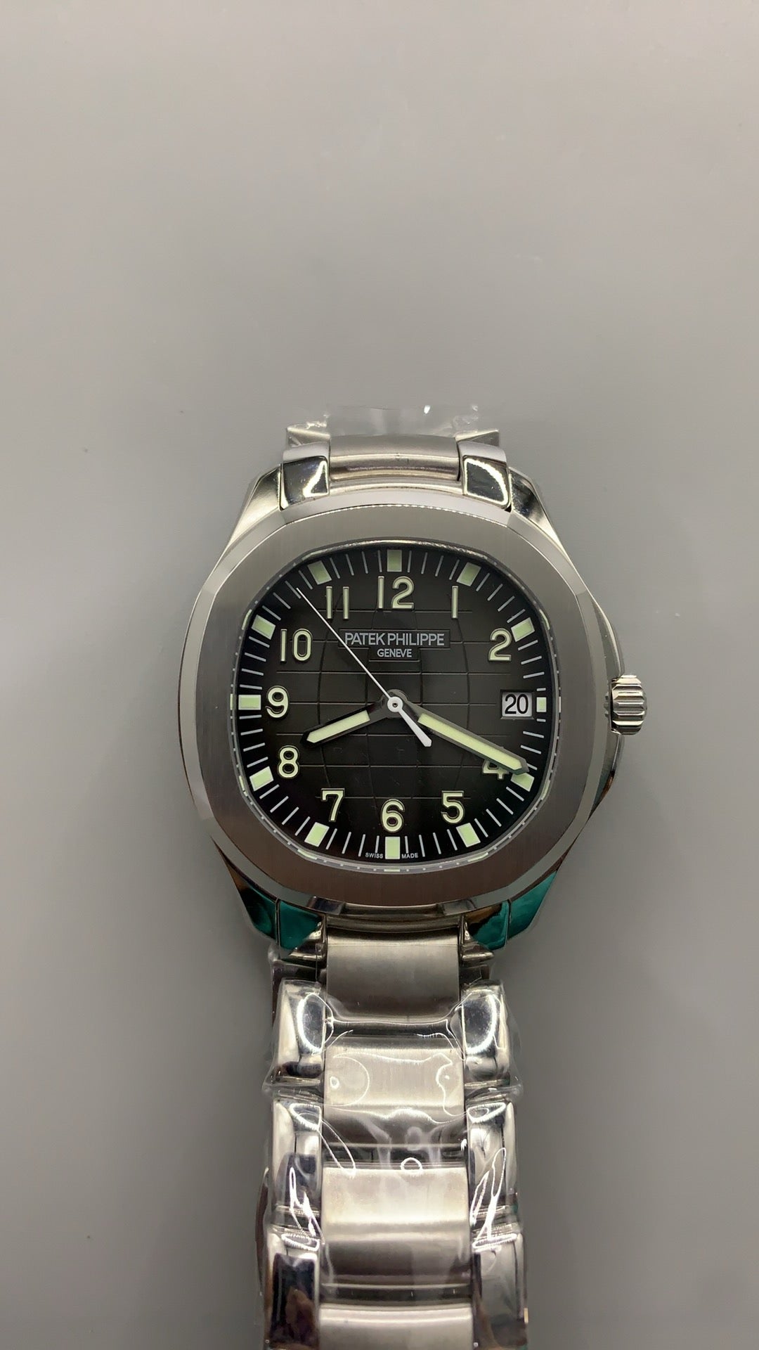 Patek Philippe Aquanaut 5167 | 40MM | หน้าปัดสีดำลายตาราง | สายสแตนเลสสตีล | กลไกอัตโนมัติ Cal.324 S C