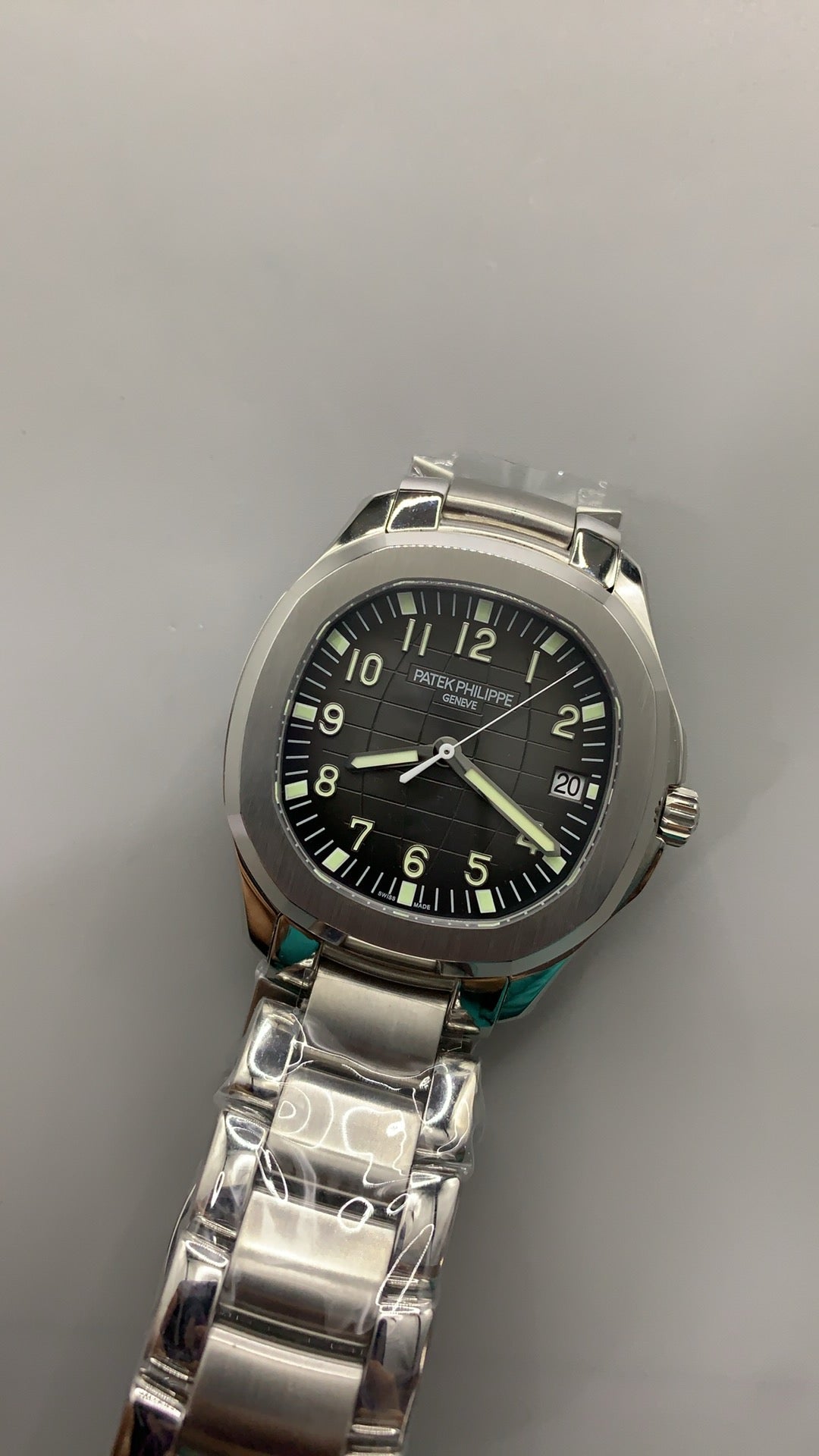 Patek Philippe Aquanaut 5167 | 40MM | หน้าปัดสีดำลายตาราง | สายสแตนเลสสตีล | กลไกอัตโนมัติ Cal.324 S C