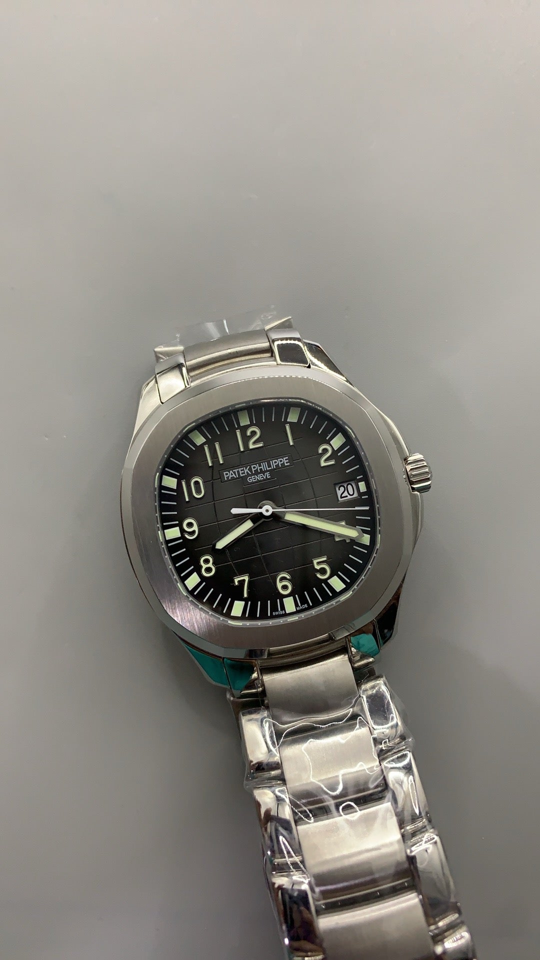 Patek Philippe Aquanaut 5167 | 40MM | หน้าปัดสีดำลายตาราง | สายสแตนเลสสตีล | กลไกอัตโนมัติ Cal.324 S C