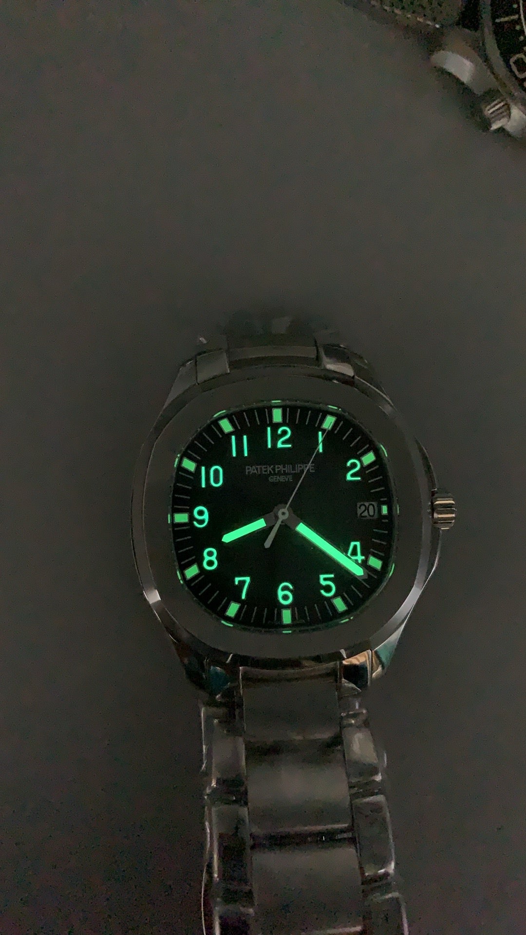 Patek Philippe Aquanaut 5167 | 40MM | หน้าปัดสีดำลายตาราง | สายสแตนเลสสตีล | กลไกอัตโนมัติ Cal.324 S C