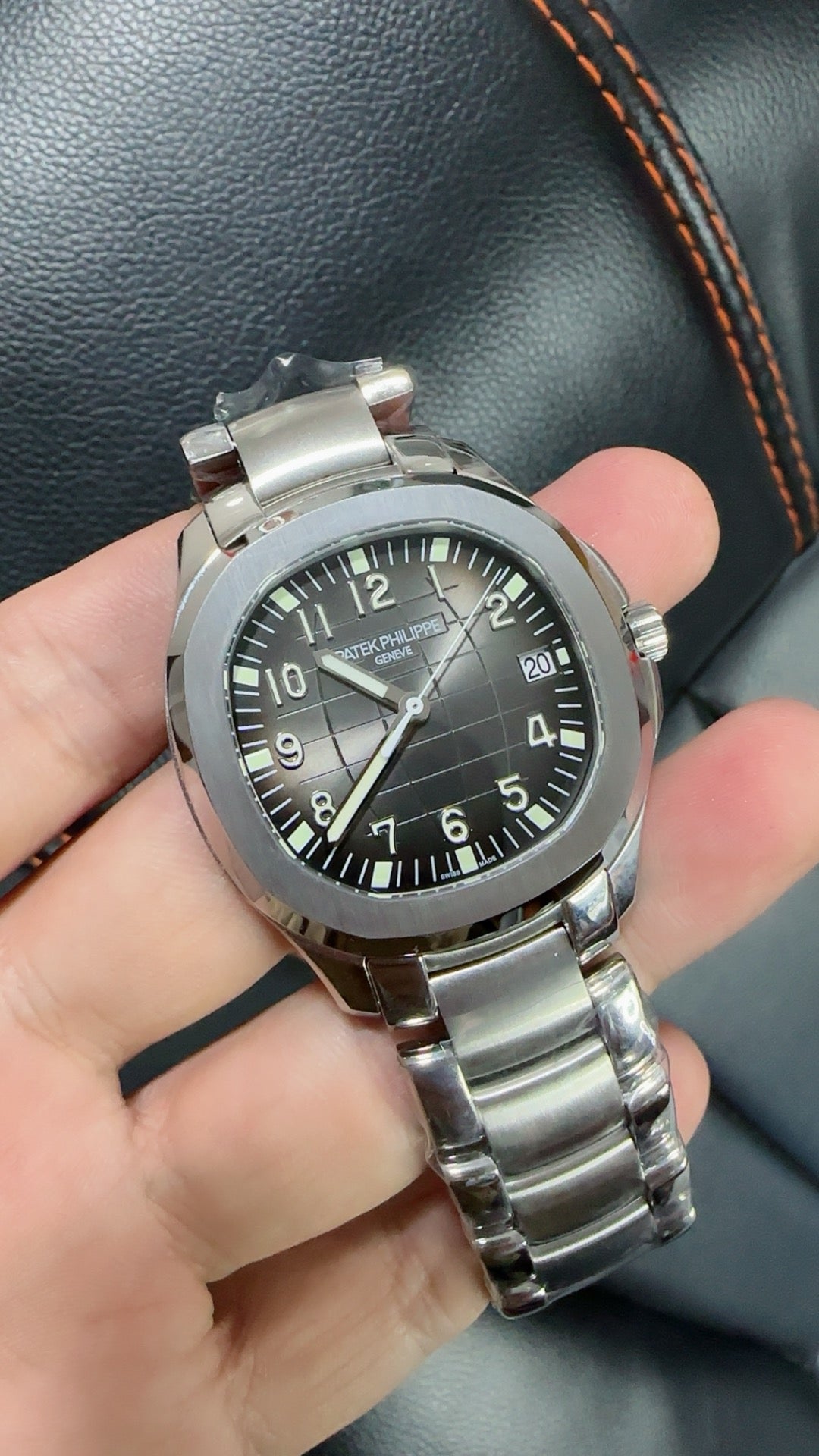 Patek Philippe Aquanaut 5167 | 40MM | หน้าปัดสีดำลายตาราง | สายสแตนเลสสตีล | กลไกอัตโนมัติ Cal.324 S C