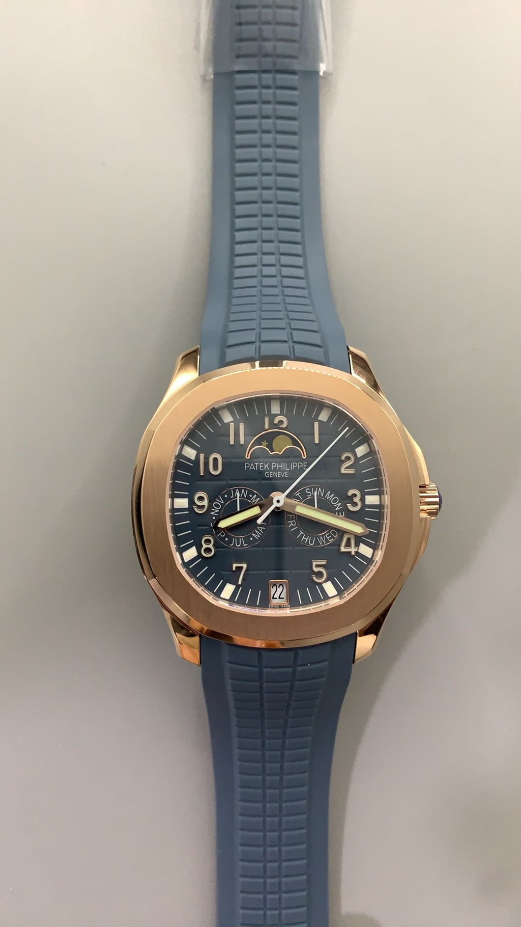 Patek Philippe 5261R | 38.5MM | ตัวเรือนสีโรสโกลด์ PVD | หน้าปัดสีน้ำเงินอมเทาซันเรย์ | ปฏิทินประจำปี + ข้างขึ้นข้างแรม | กลไกอัตโนมัติ Cal.26-330 S QA LU