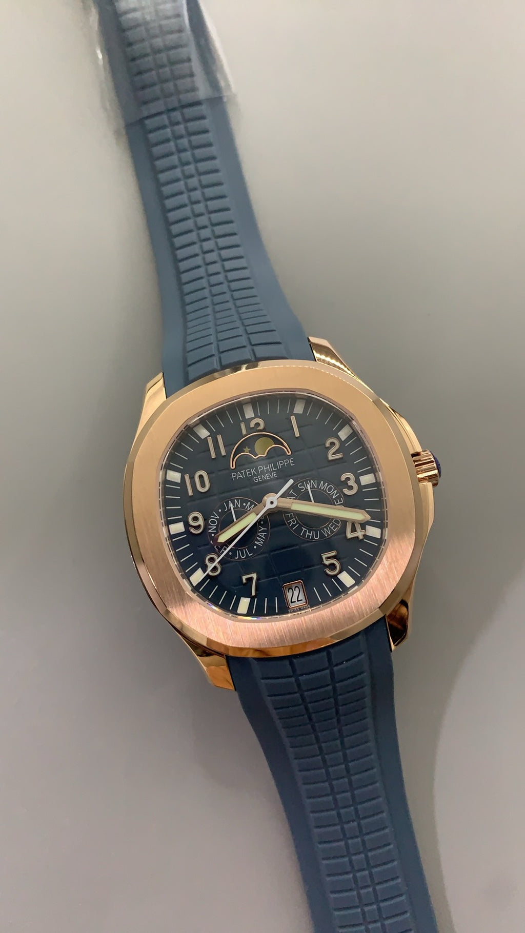 Patek Philippe 5261R | 38.5MM | ตัวเรือนสีโรสโกลด์ PVD | หน้าปัดสีน้ำเงินอมเทาซันเรย์ | ปฏิทินประจำปี + ข้างขึ้นข้างแรม | กลไกอัตโนมัติ Cal.26-330 S QA LU