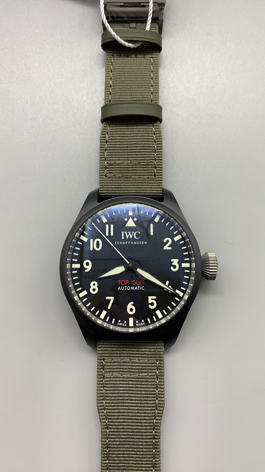 IWC Big Pilot’s Watch TOP GUN | 46MM | ตัวเรือนเซรามิกสีดำ | สายผ้าไนลอนสีเขียวทหาร | กลไกอัตโนมัติ