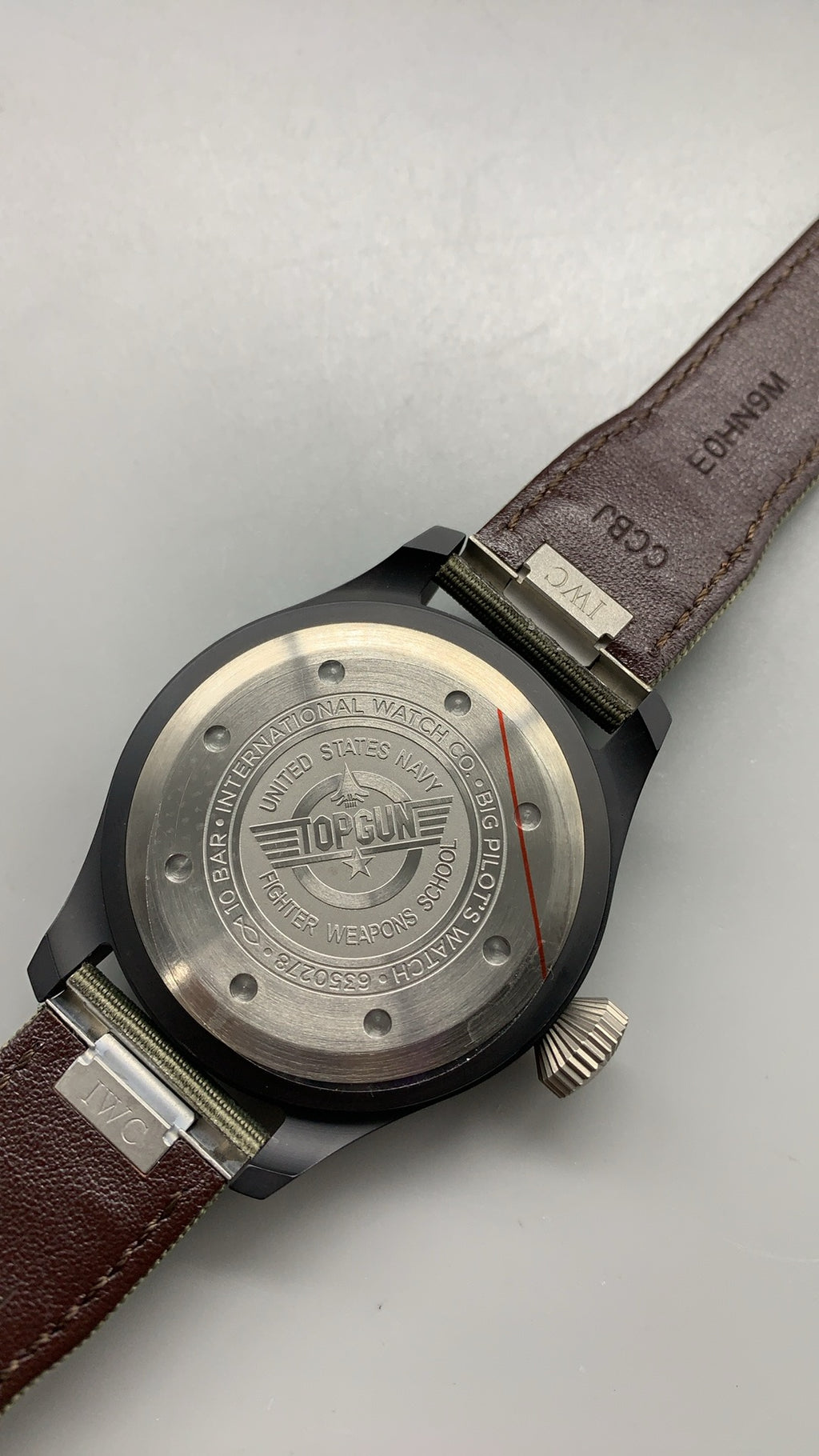 IWC Big Pilot’s Watch TOP GUN | 46MM | ตัวเรือนเซรามิกสีดำ | สายผ้าไนลอนสีเขียวทหาร | กลไกอัตโนมัติ