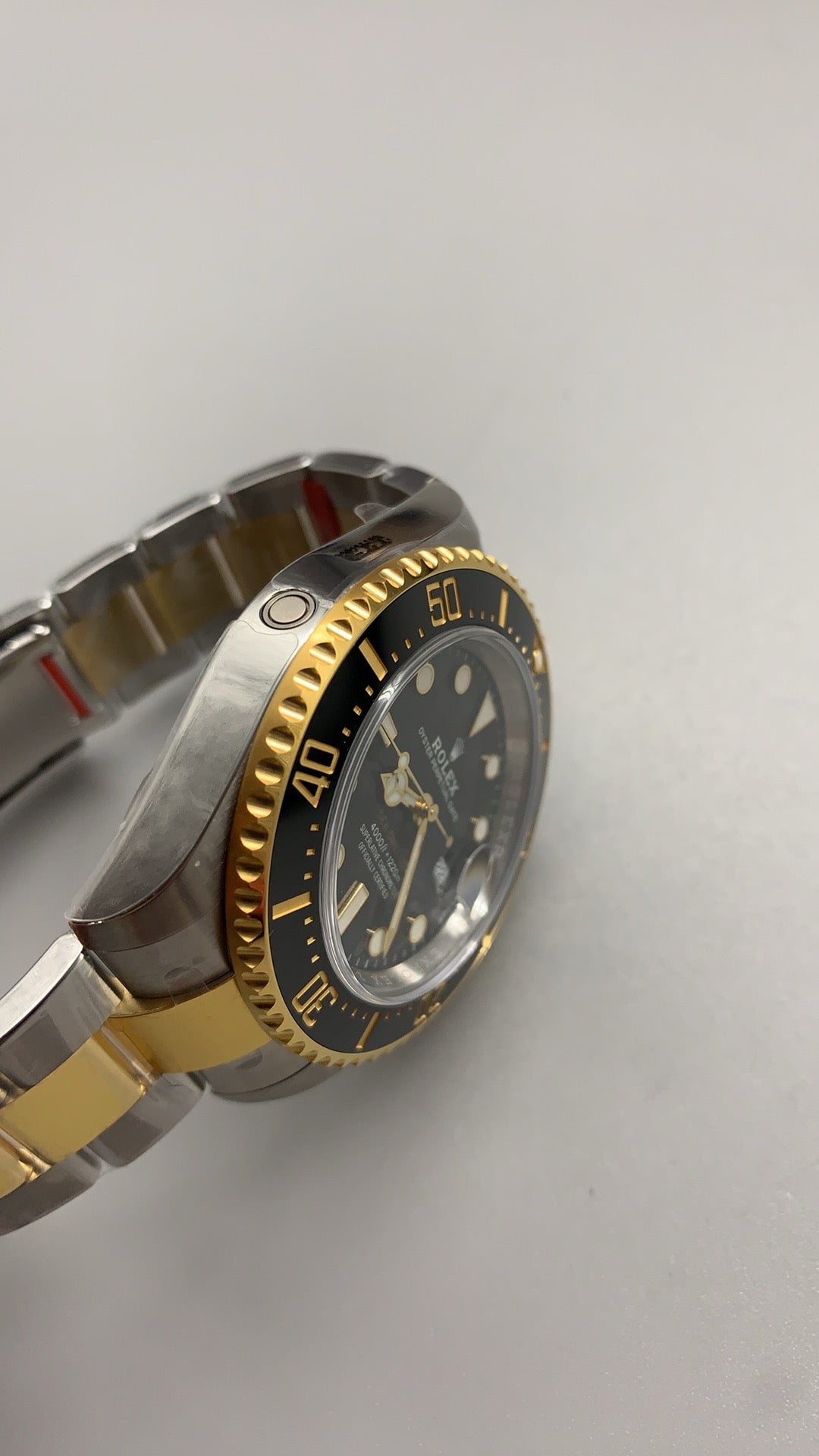 Rolex Sea-Dweller 43 MM | หน้าปัดสีดำ | ตัวเรือน Rolesor (สตีล + ทอง 18K) ขนาดตัวเรือน: 43 มม.