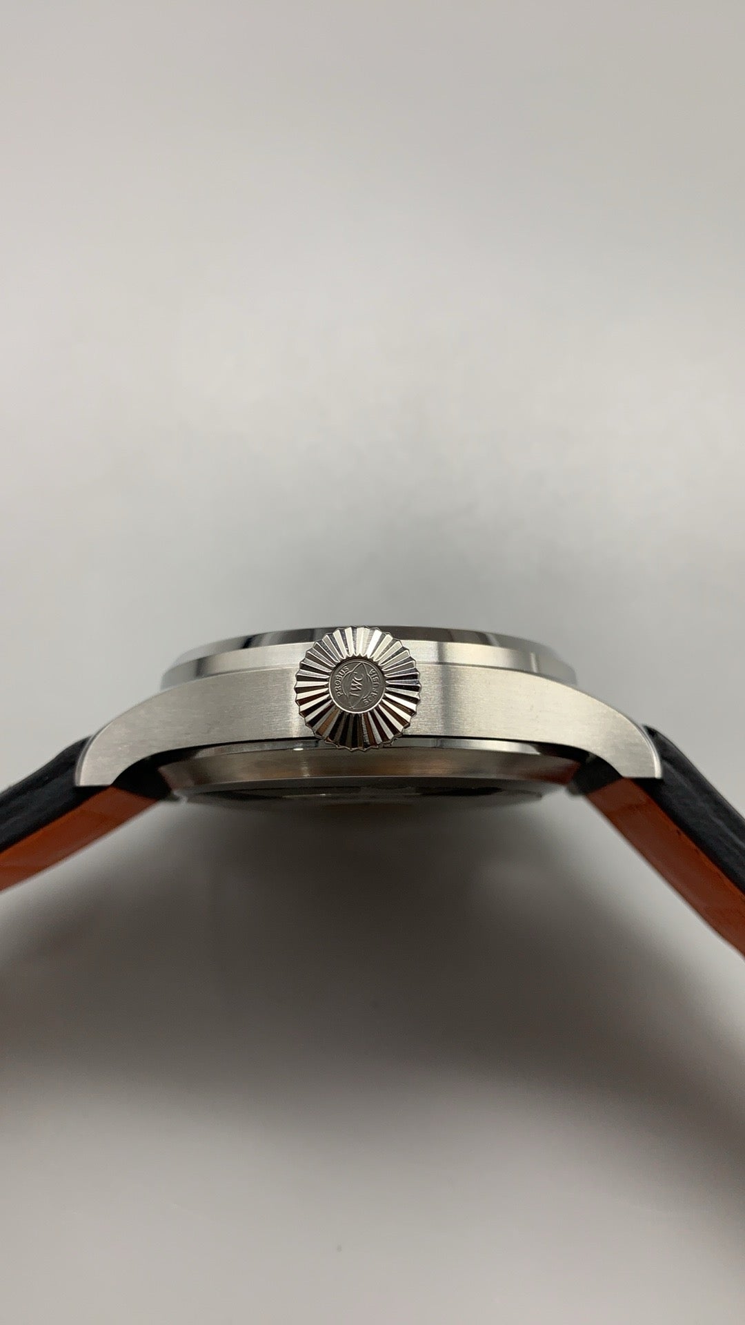 IWC Big Pilot’s Watch | 46MM | ตัวเรือนสแตนเลส | สายหนังลูกวัวสีดำ | กลไกอัตโนมัติ