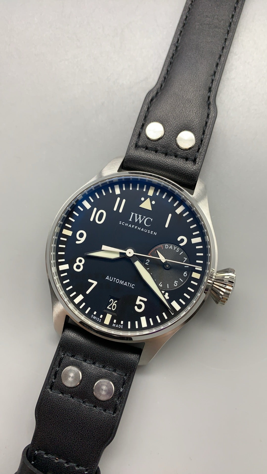 IWC Big Pilot’s Watch | 46MM | ตัวเรือนสแตนเลส | สายหนังลูกวัวสีดำ | กลไกอัตโนมัติ