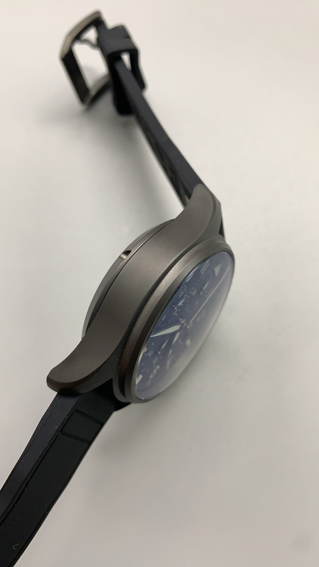 IWC Pilot’s Watch Chronograph Top Gun | 44.5MM | ตัวเรือนเซรามิกสีดำ | สายยางสีดำ | กลไกอัตโนมัติ