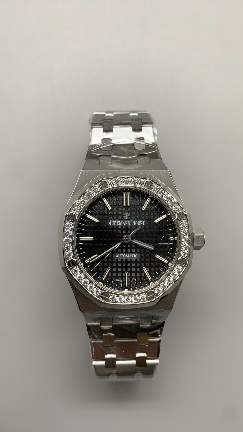 Audemars Piguet Royal Oak 15450ST | 37MM | ตัวเรือนสแตนเลสสตีล | หน้าปัดสีคลาสสิก | กลไกอัตโนมัติ Cal.3120