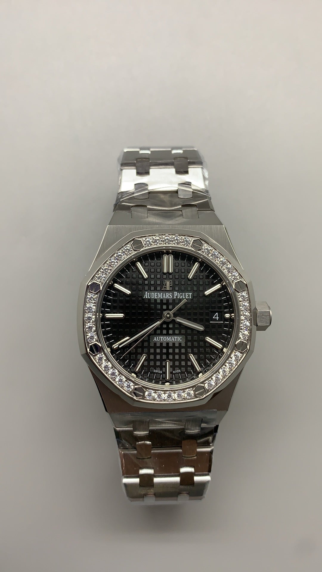 Audemars Piguet Royal Oak 15450ST | 37MM | ตัวเรือนสแตนเลสสตีล | หน้าปัดสีคลาสสิก | กลไกอัตโนมัติ Cal.3120